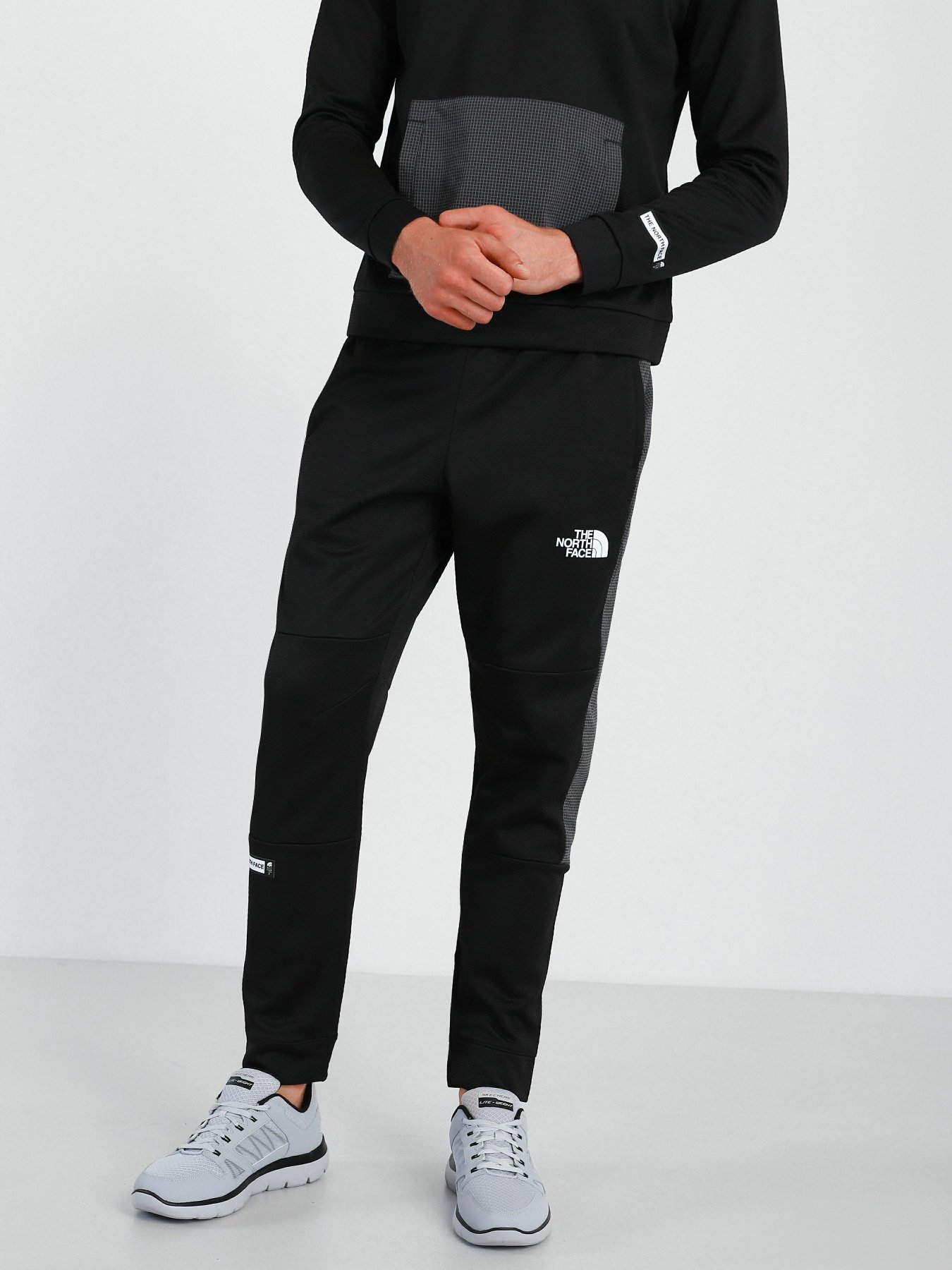 Штаны спортивные The North Face Mountain Athletics Cuffed модель NF0A5IBZJK31 Фото