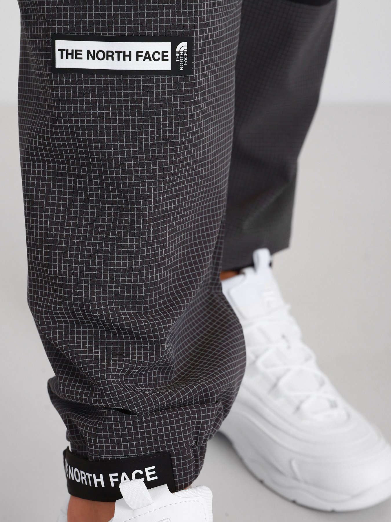 Повседневные штаны The North Face модель NF0A5IBTJK31 Фото