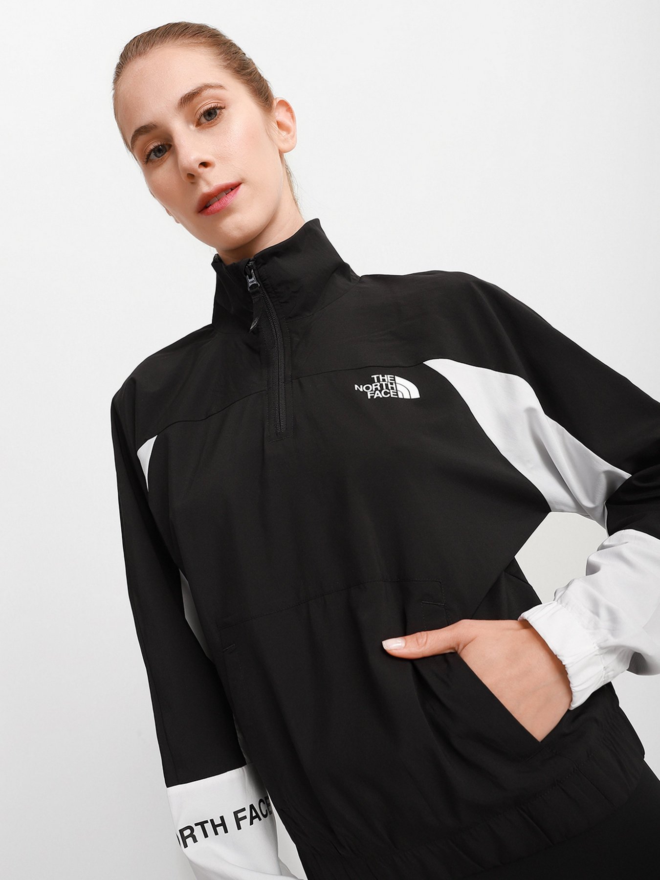 Ветровка The North Face Mountain Athletics Wind модель NF0A55HAKY41 Фото