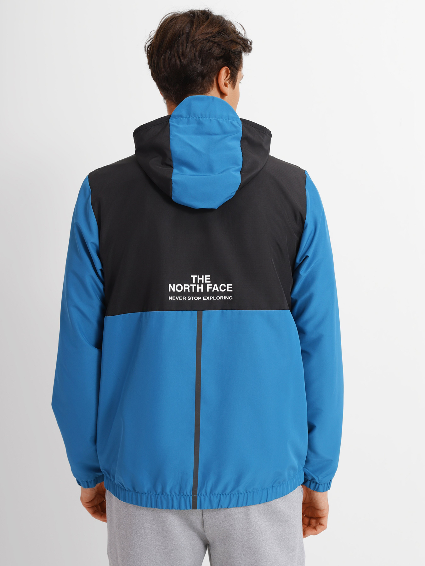 Анорак The North Face MEN'S MOUNTAIN ATHLETICS WIND ANORAK модель NF0A5IEONTQ1 Фото