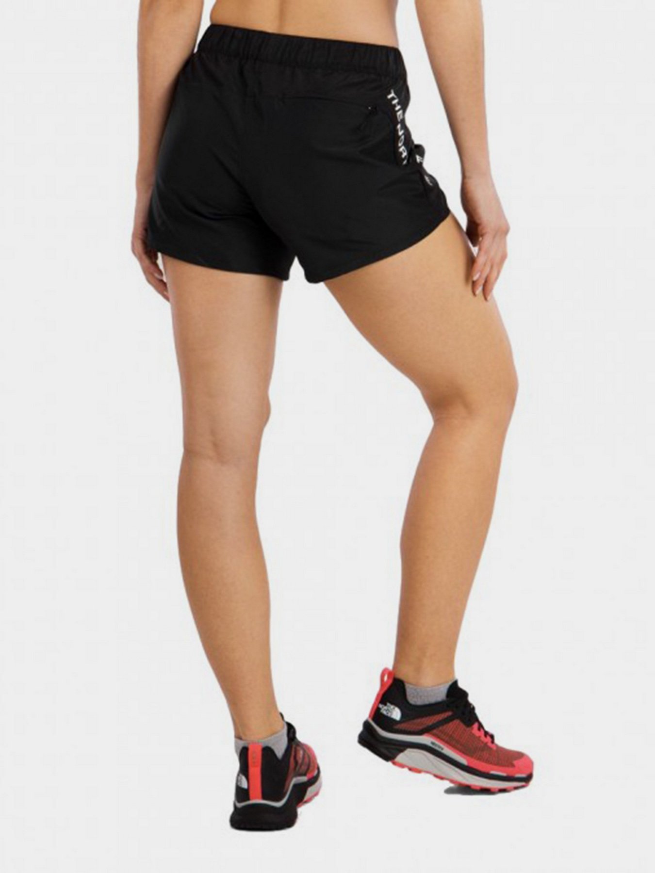 Шорти спортивні The North Face Mountain Athletics Woven модель NF0A5IF6KX71 Фото