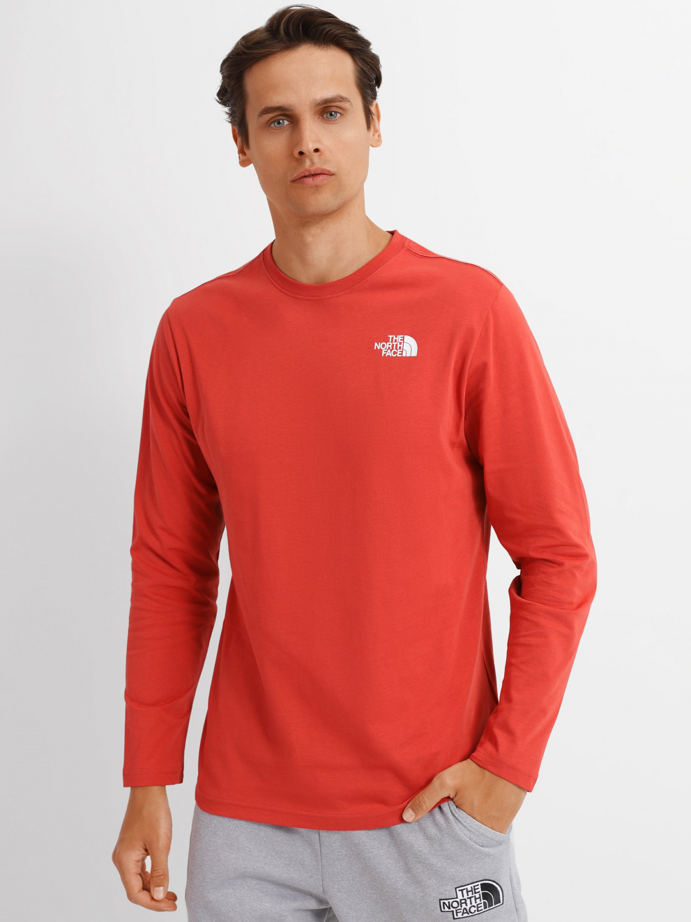 Лонгслів The North Face REDBOX модель NF0A493LUBR1 Лонгслів The North Face REDBOX модель NF0A493LUBR1 Фото