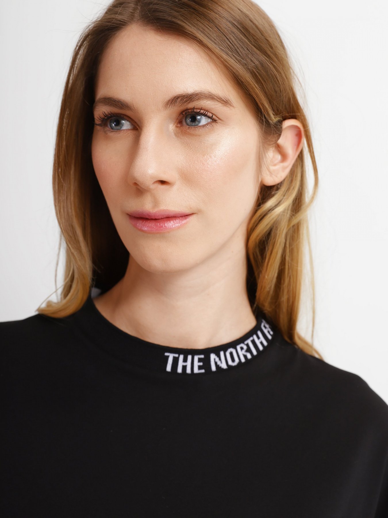 Сукня міні The North Face Zumu Модель NF0A7SXHJK31 Фото