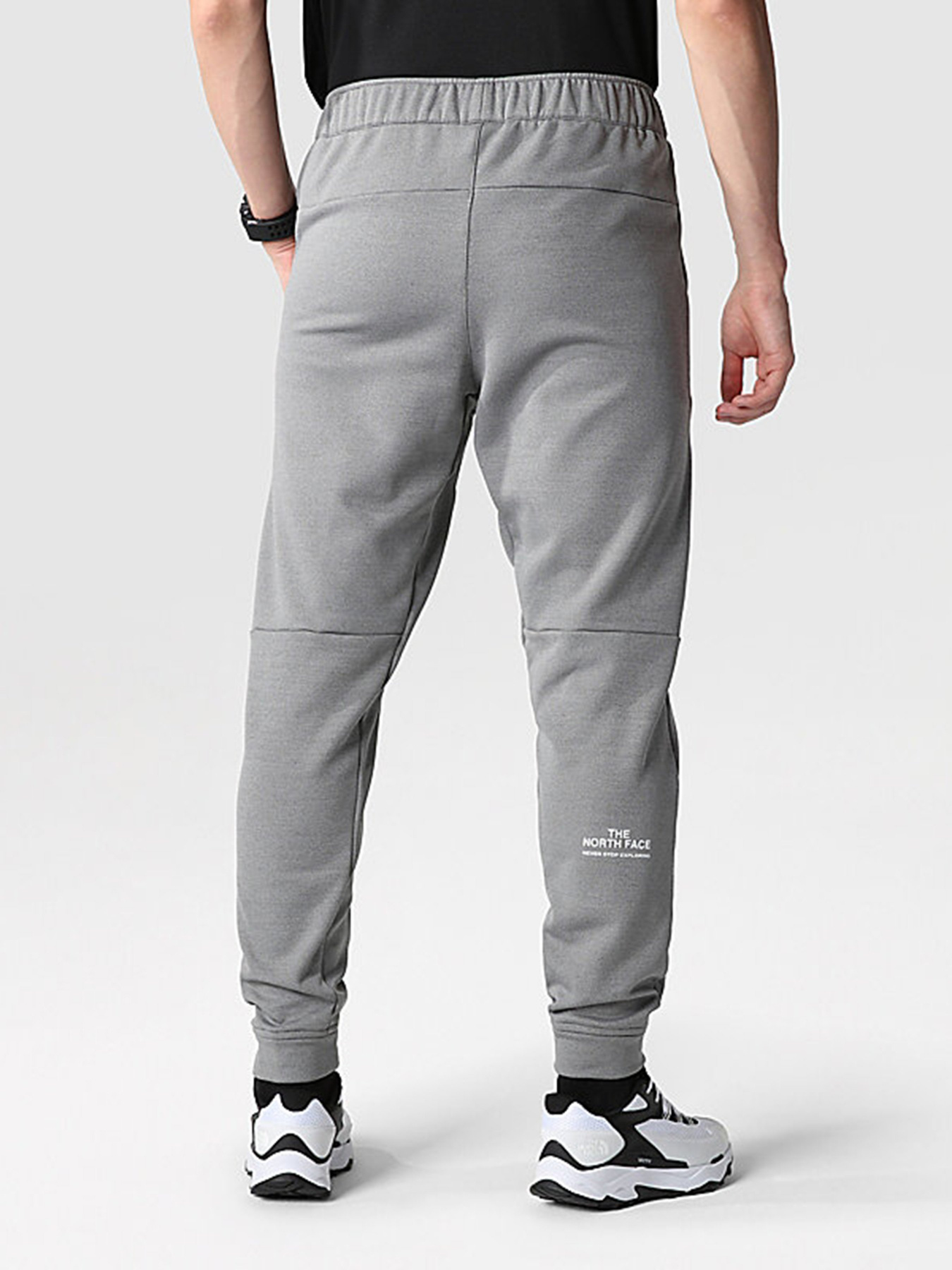 Штаны спортивные The North Face Mountain Athletics Wind модель NF0A7ZANDYY1 Фото