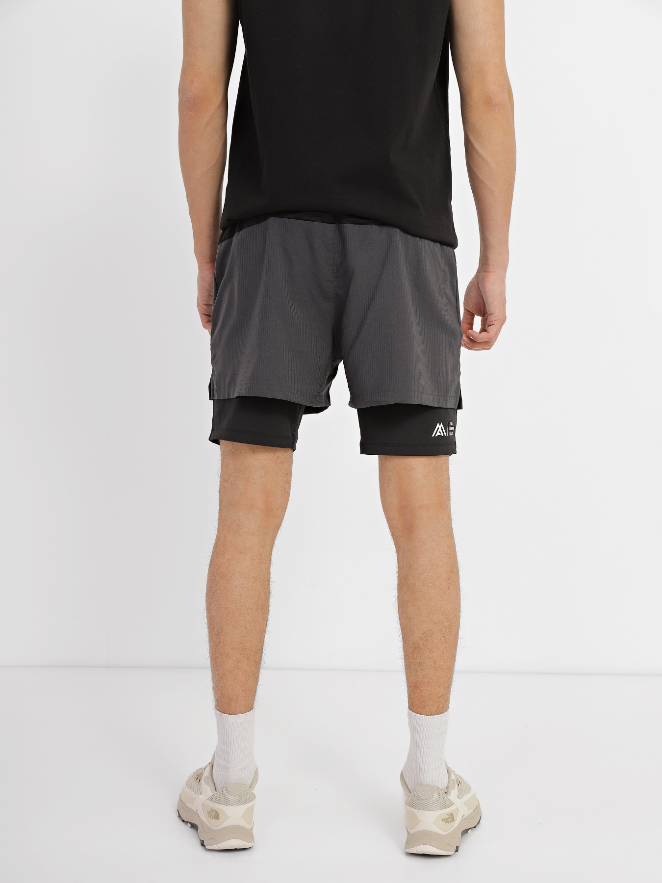 Шорти спортивні The North Face Mountain Athletics модель NF0A823TMN81 Фото