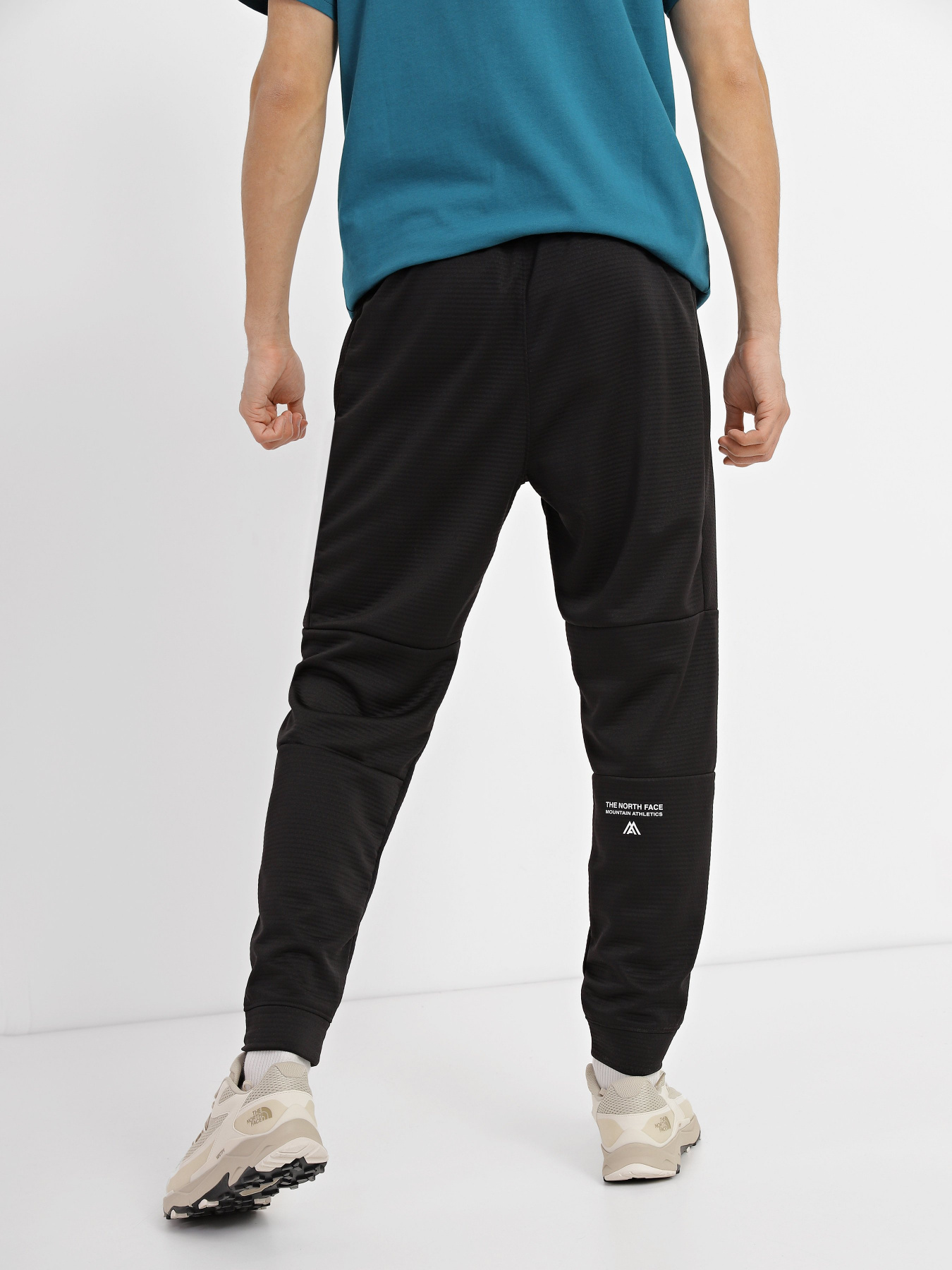 Штаны спортивные The North Face Mountain Athletics модель NF0A823UJK31 Фото