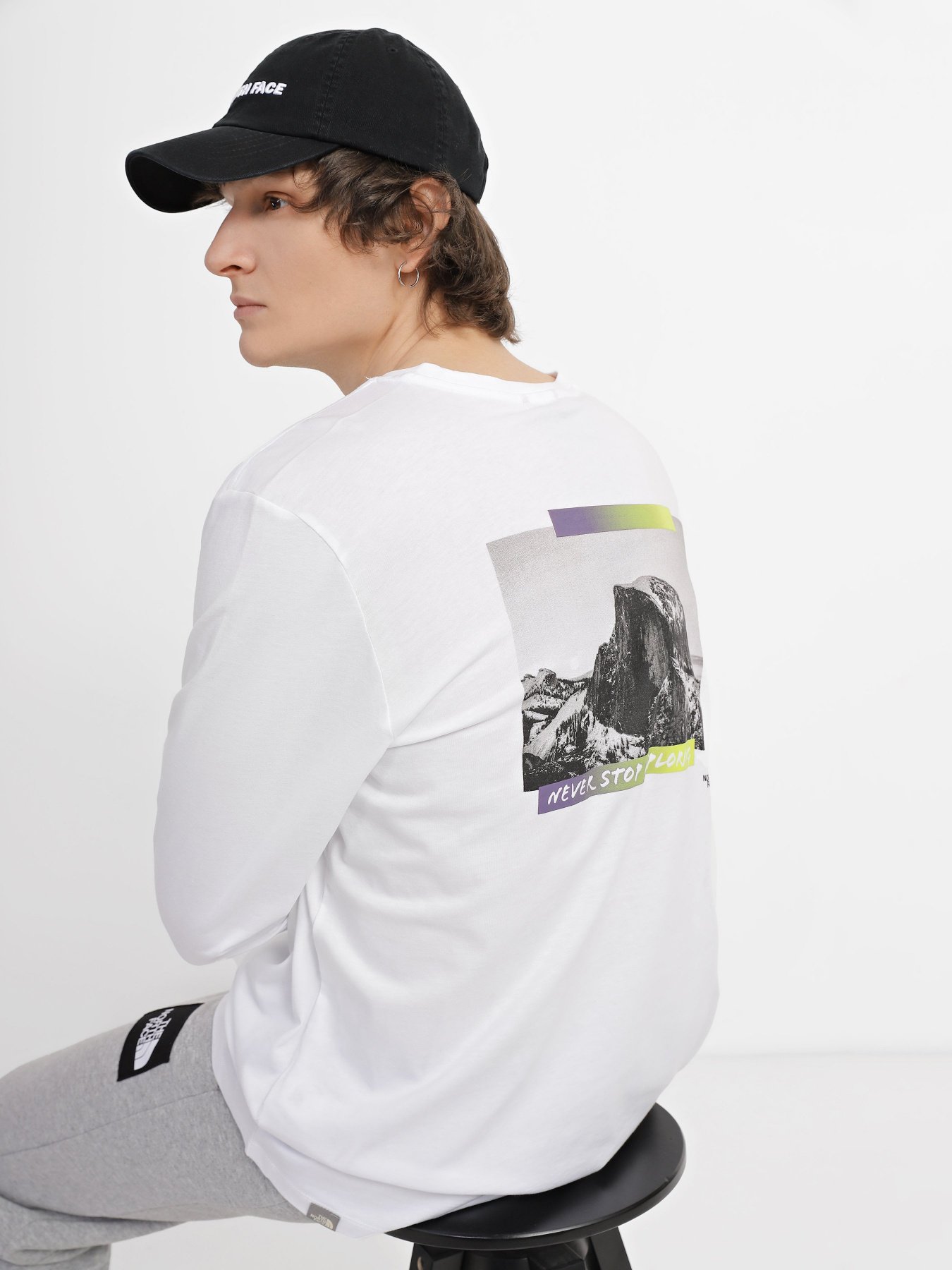 Лонгслів The North Face Graphic модель NF0A83FLFN41 Фото