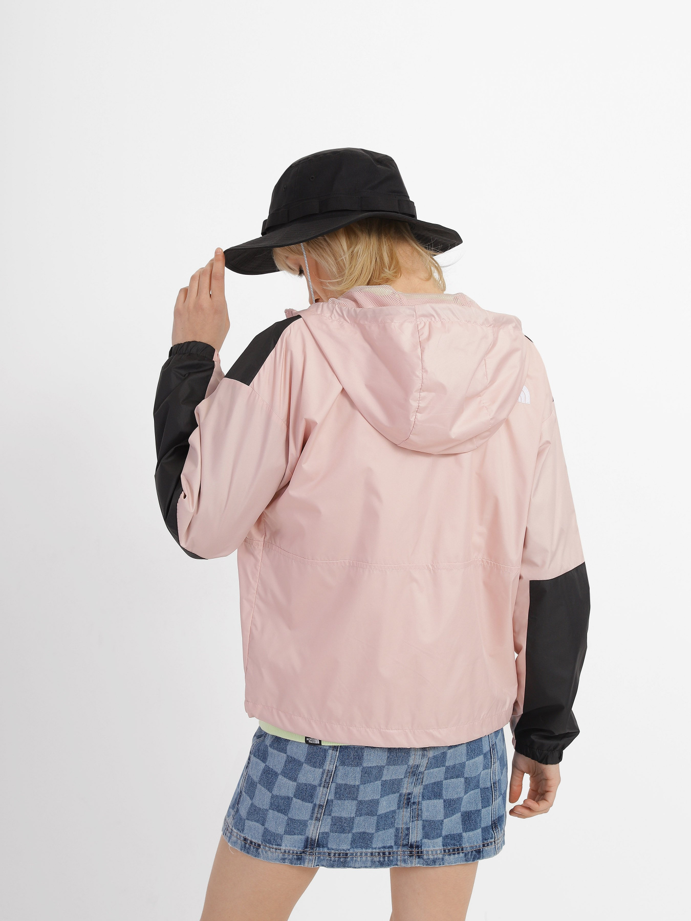 Вітровка The North Face Sheru модель NF0A4C9HLK61 Фото