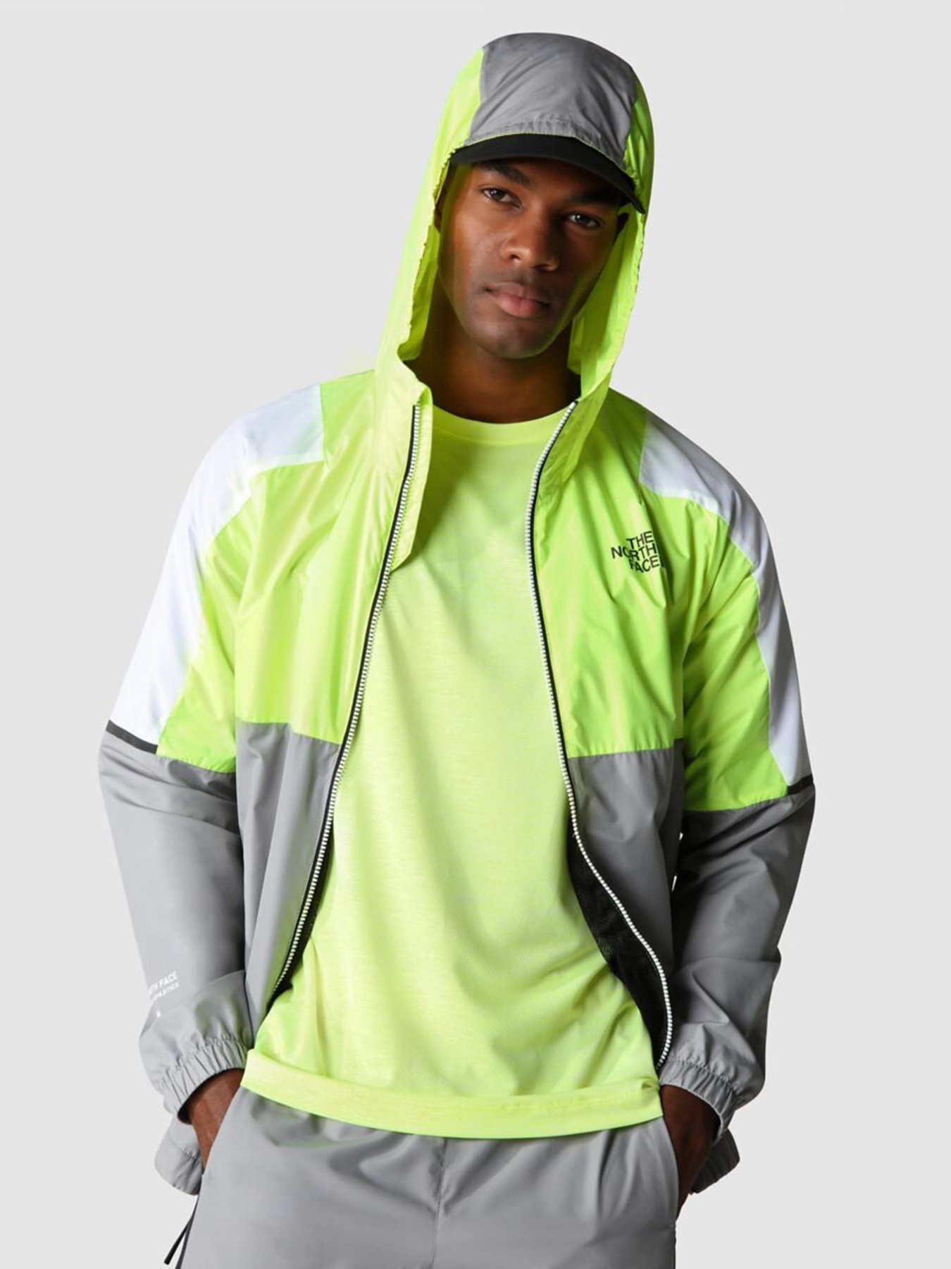 Вітровка The North Face Mountain Athletics модель NF0A823XIJZ1 Фото