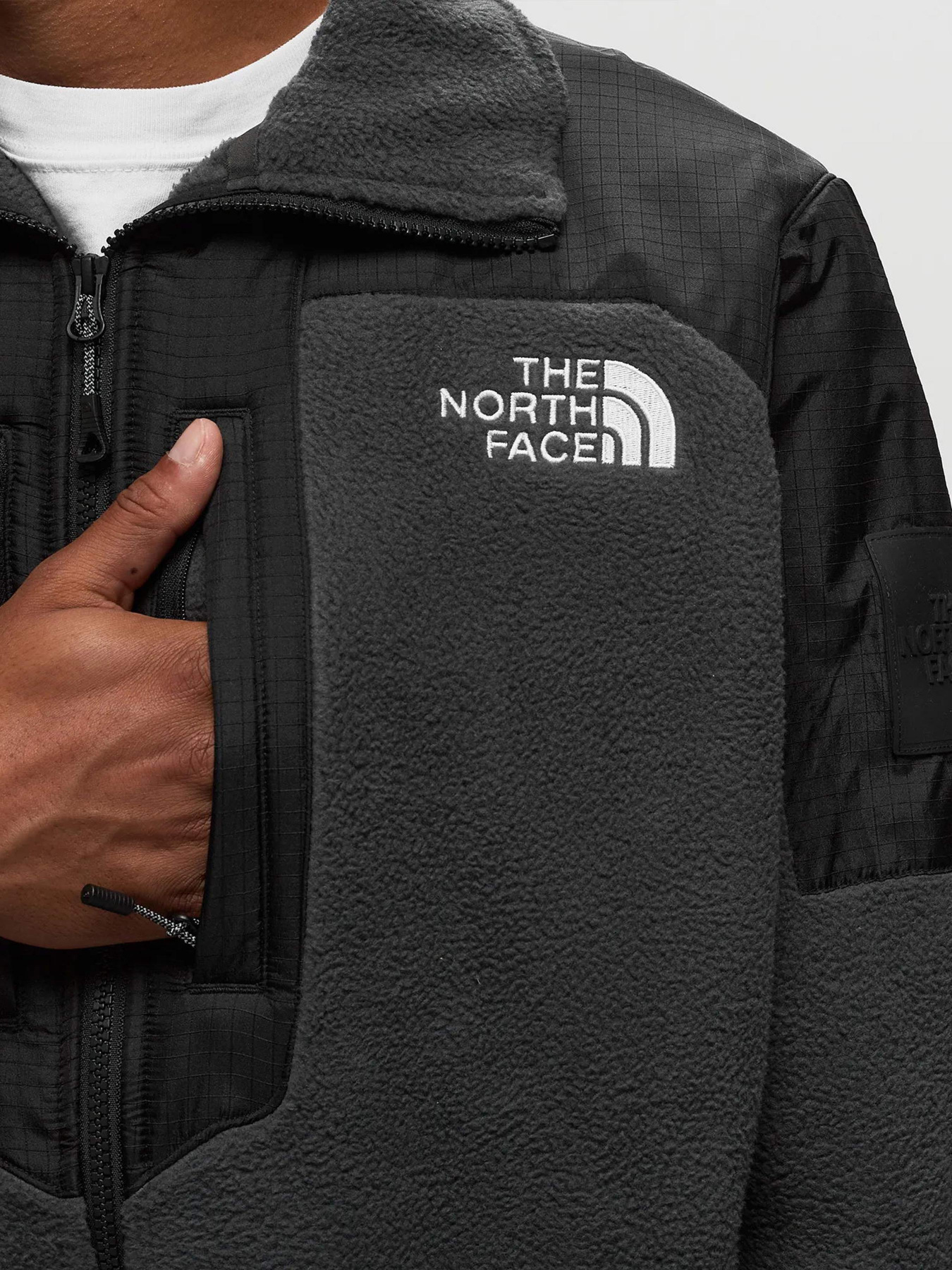 Демисезонная куртка The North Face Fleeski Y2K модель NF0A852JMN81 Демисезонная куртка The North Face Fleeski Y2K модель NF0A852JMN81 Фото