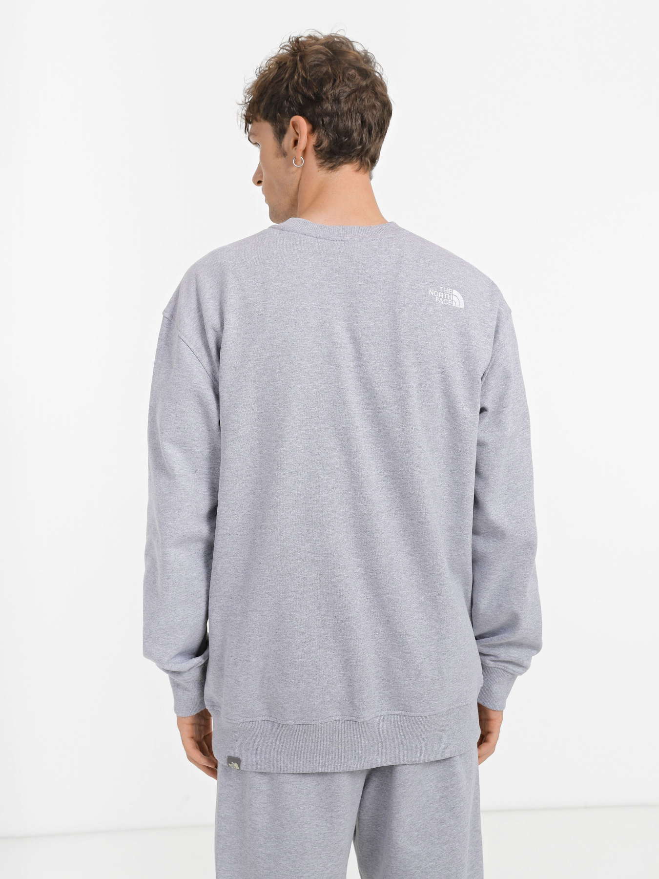 Свитшот The North Face Essential Crew модель NF0A7ZJADYX1 Фото