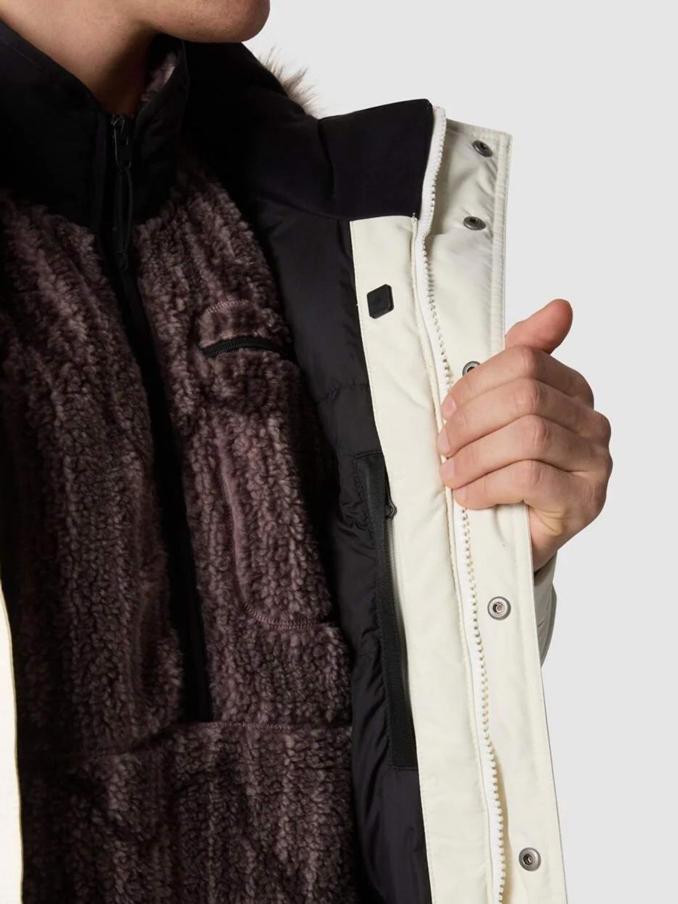 Зимняя куртка The North Face McMurdo 2 модель NF00CP07Q4C1 Зимняя куртка The North Face McMurdo 2 модель NF00CP07Q4C1 Фото