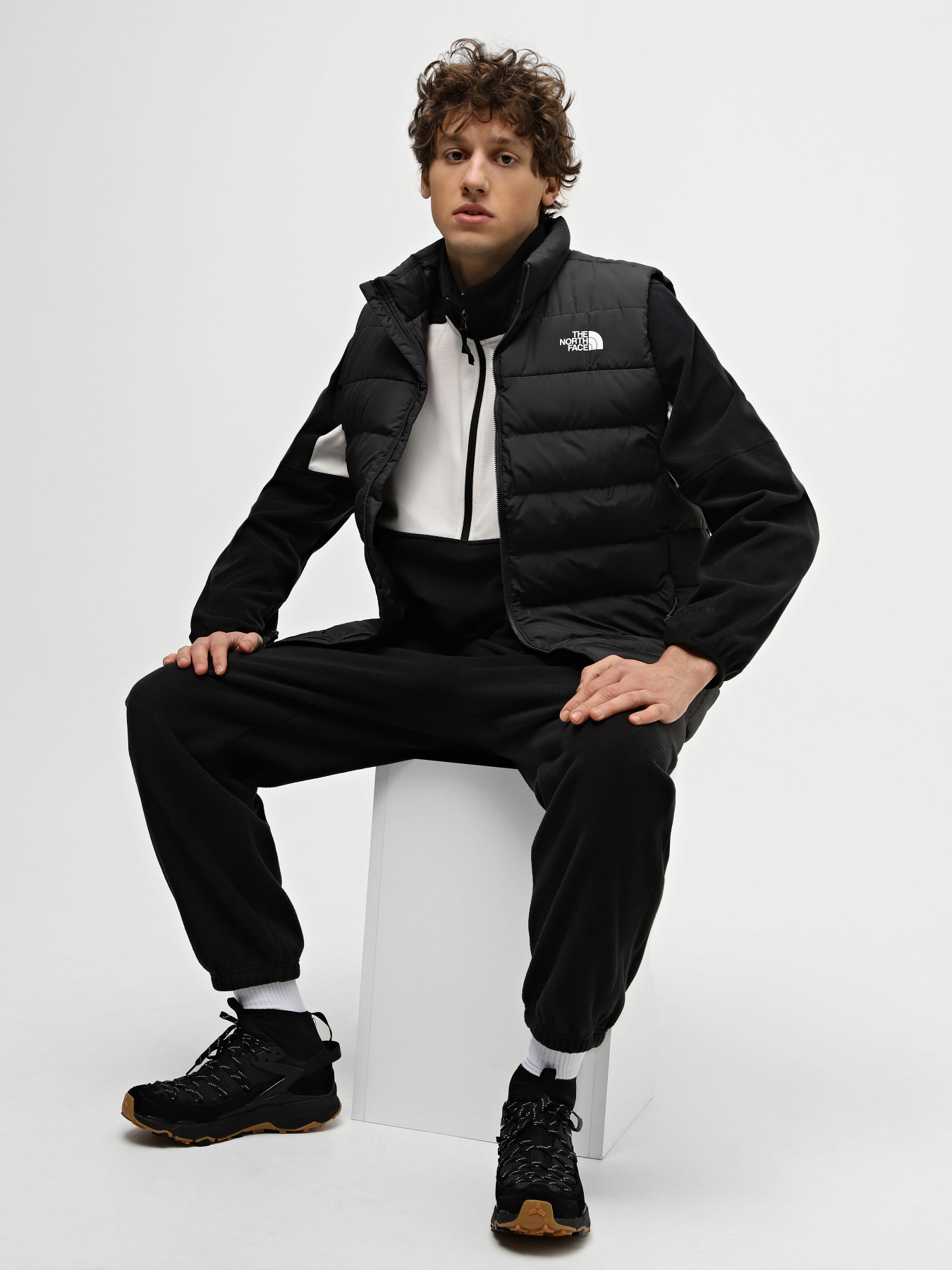 Утепленный жилет The North Face Aconcagua 3 модель NF0A84IK0C51 Утепленный жилет The North Face Aconcagua 3 модель NF0A84IK0C51 Фото