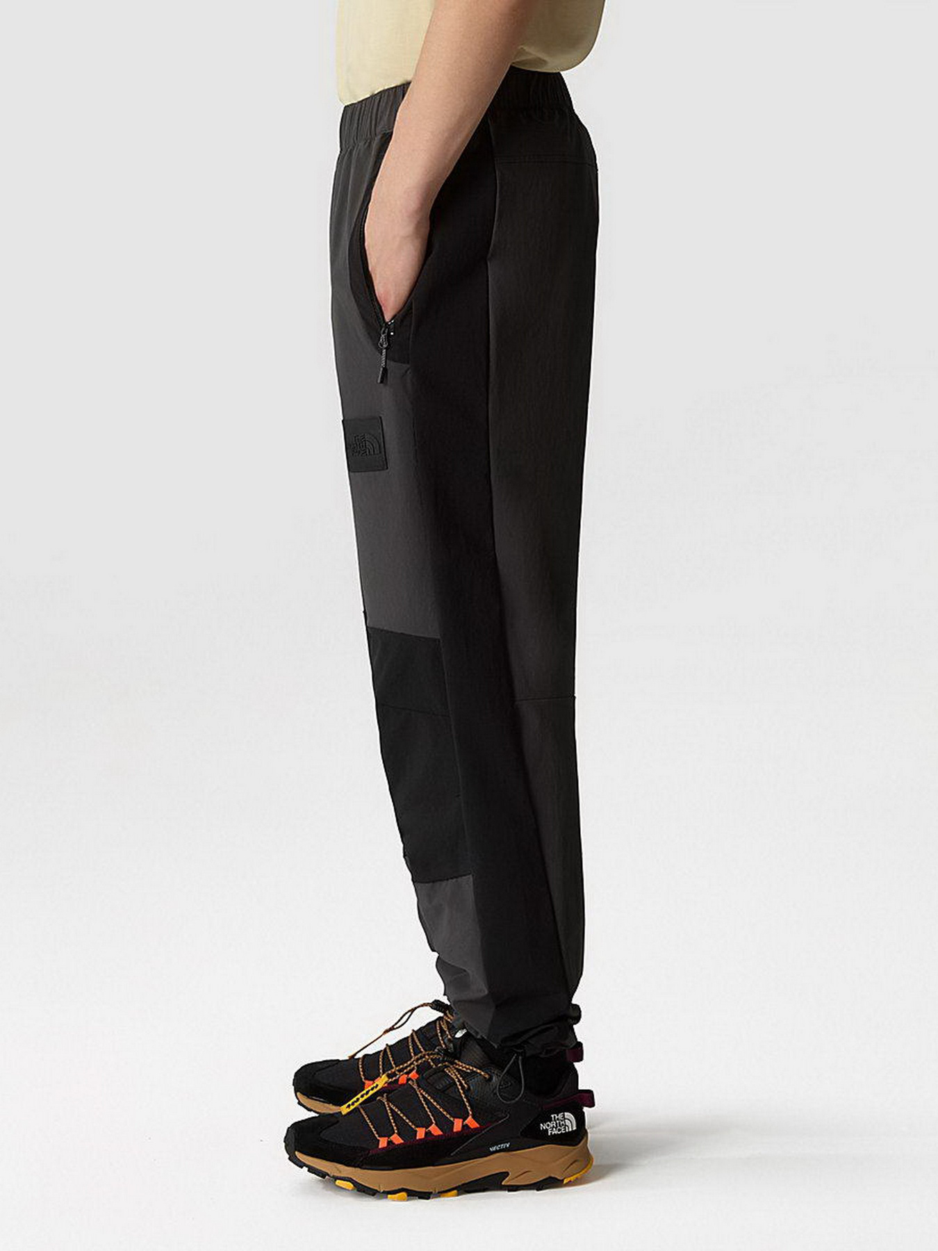 Штаны спортивные The North Face Shell модель NF0A852TMN81 Фото