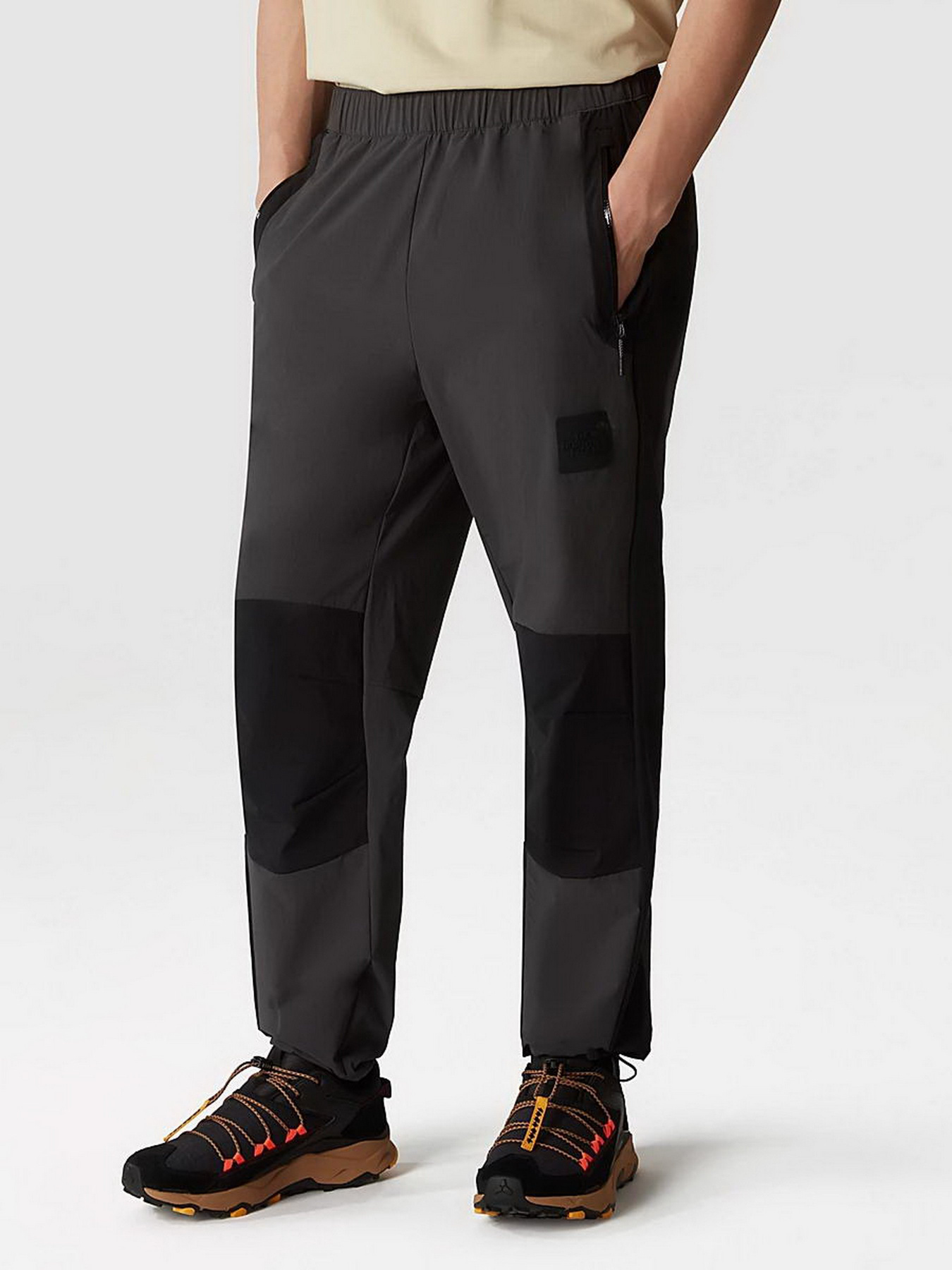 Штаны спортивные The North Face Shell модель NF0A852TMN81 Фото