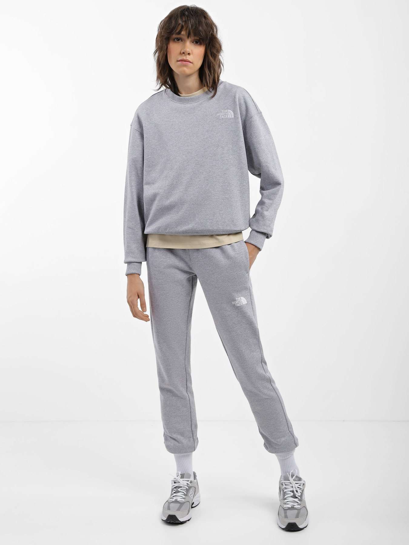 Свитшот The North Face Essential Crew модель NF0A7ZJEDYX1 Фото