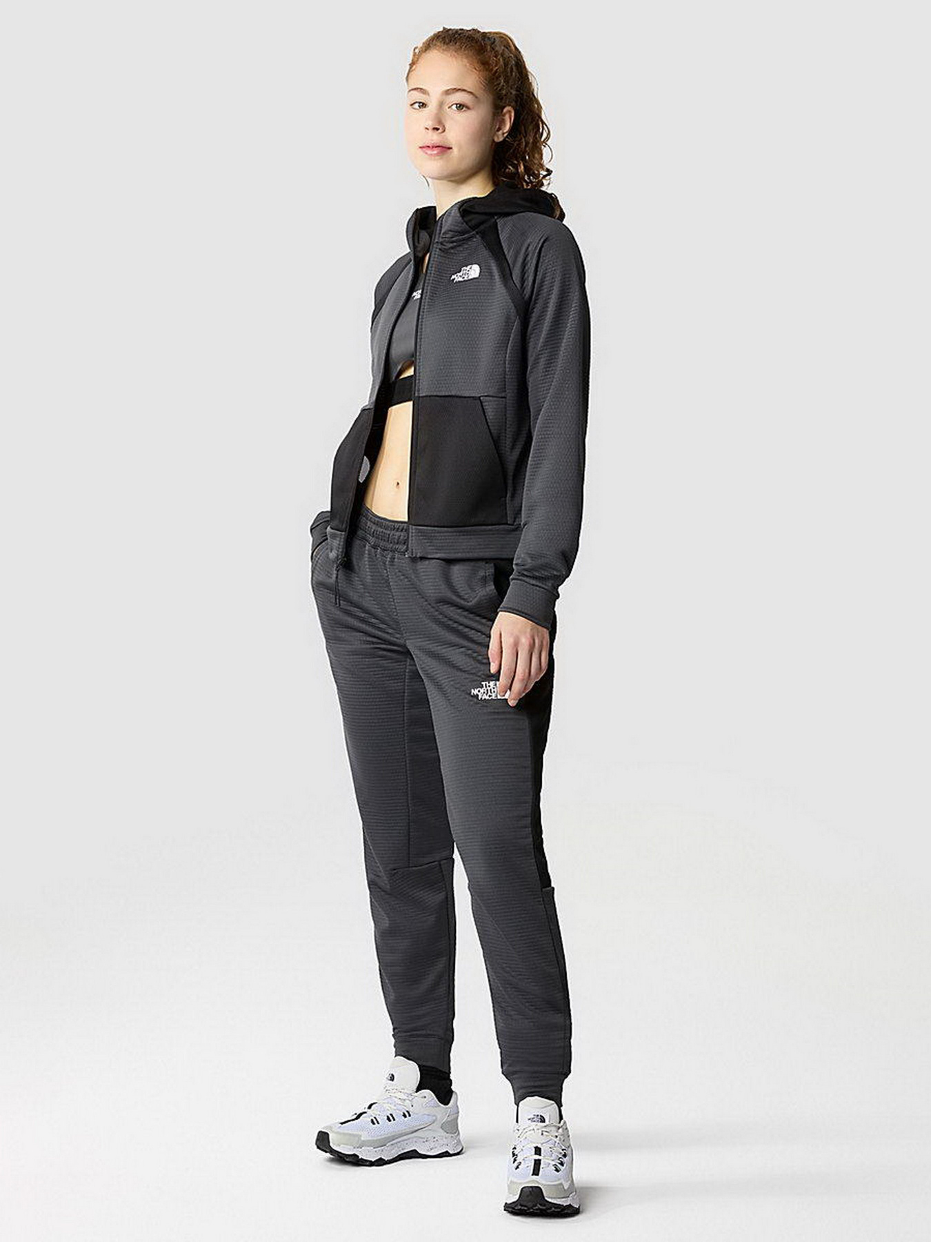 Кофта спортивная The North Face Mountain Athletics Full Zip модель NF0A856CMN81 Фото