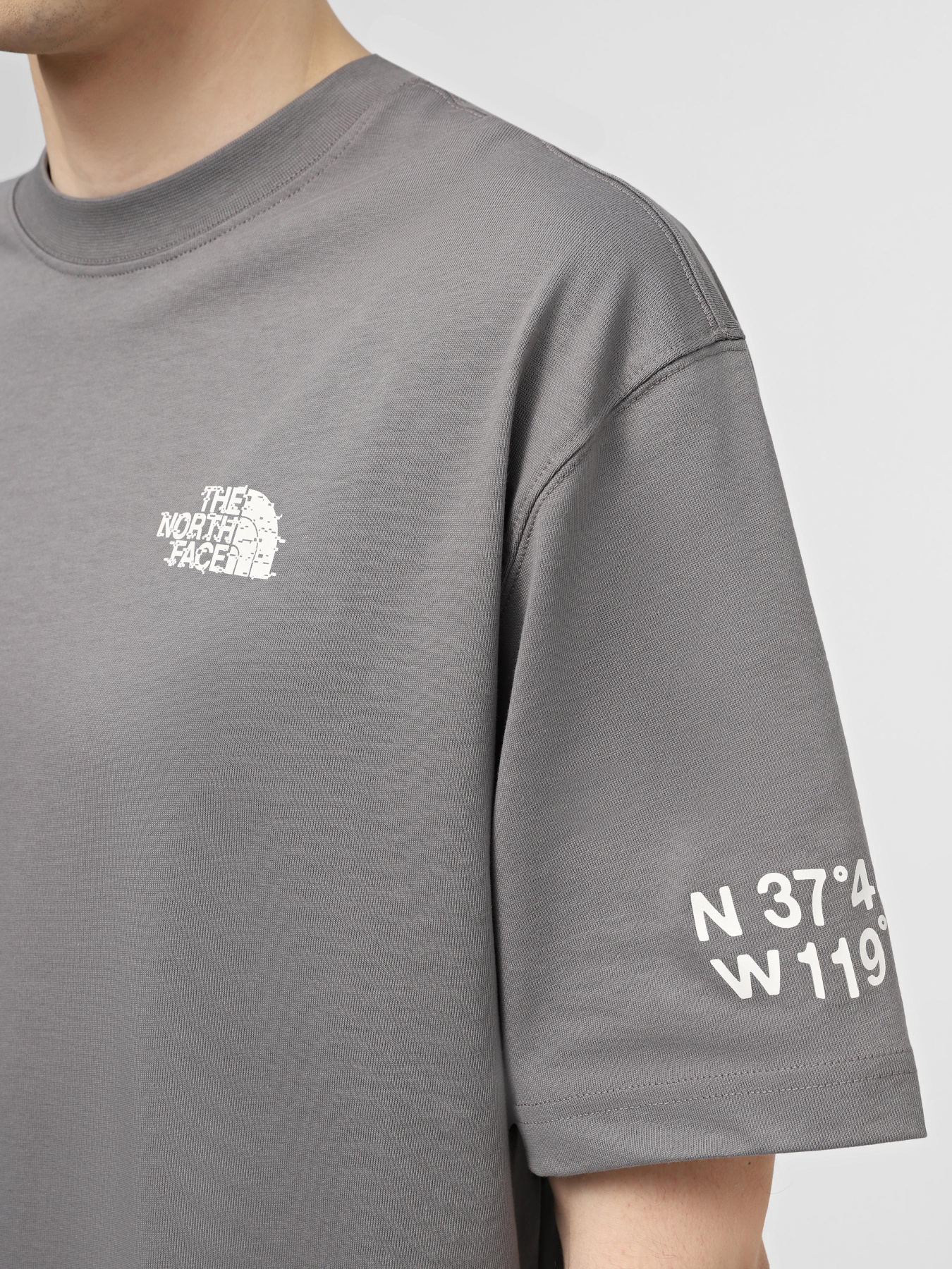 Футболка The North Face U Nse Graphic S/S Tee модель NF0A87F60UZ1 Фото