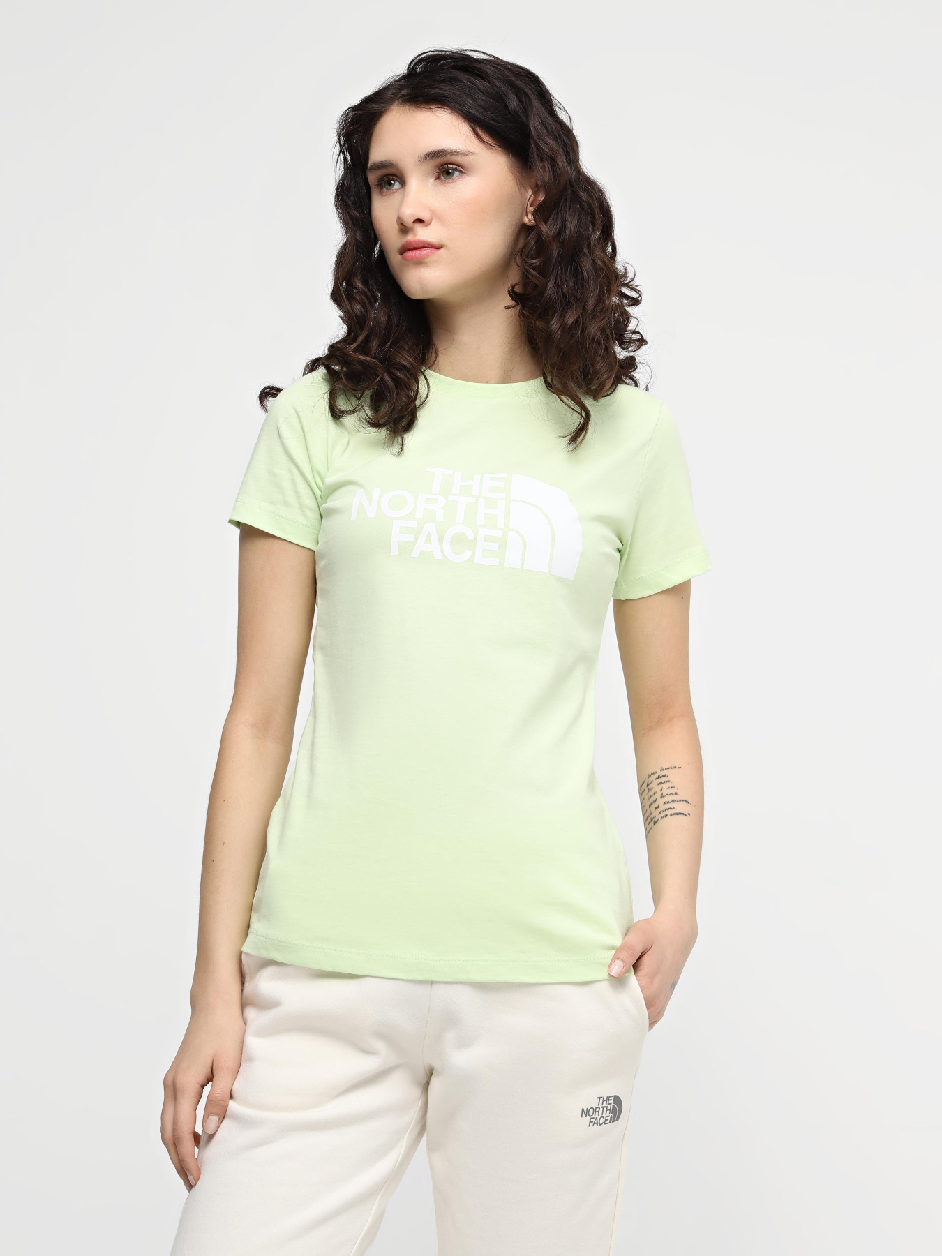 Футболка The North Face W S/S Easy Tee модель NF0A87N6O0F1 Футболка The North Face W S/S Easy Tee модель NF0A87N6O0F1 Фото