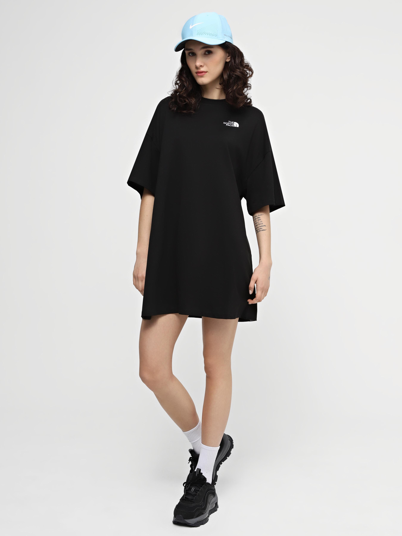 Сукня-футболка The North Face W S/S Simple Dome Tee Dress модель NF0A87NFJK31 Фото