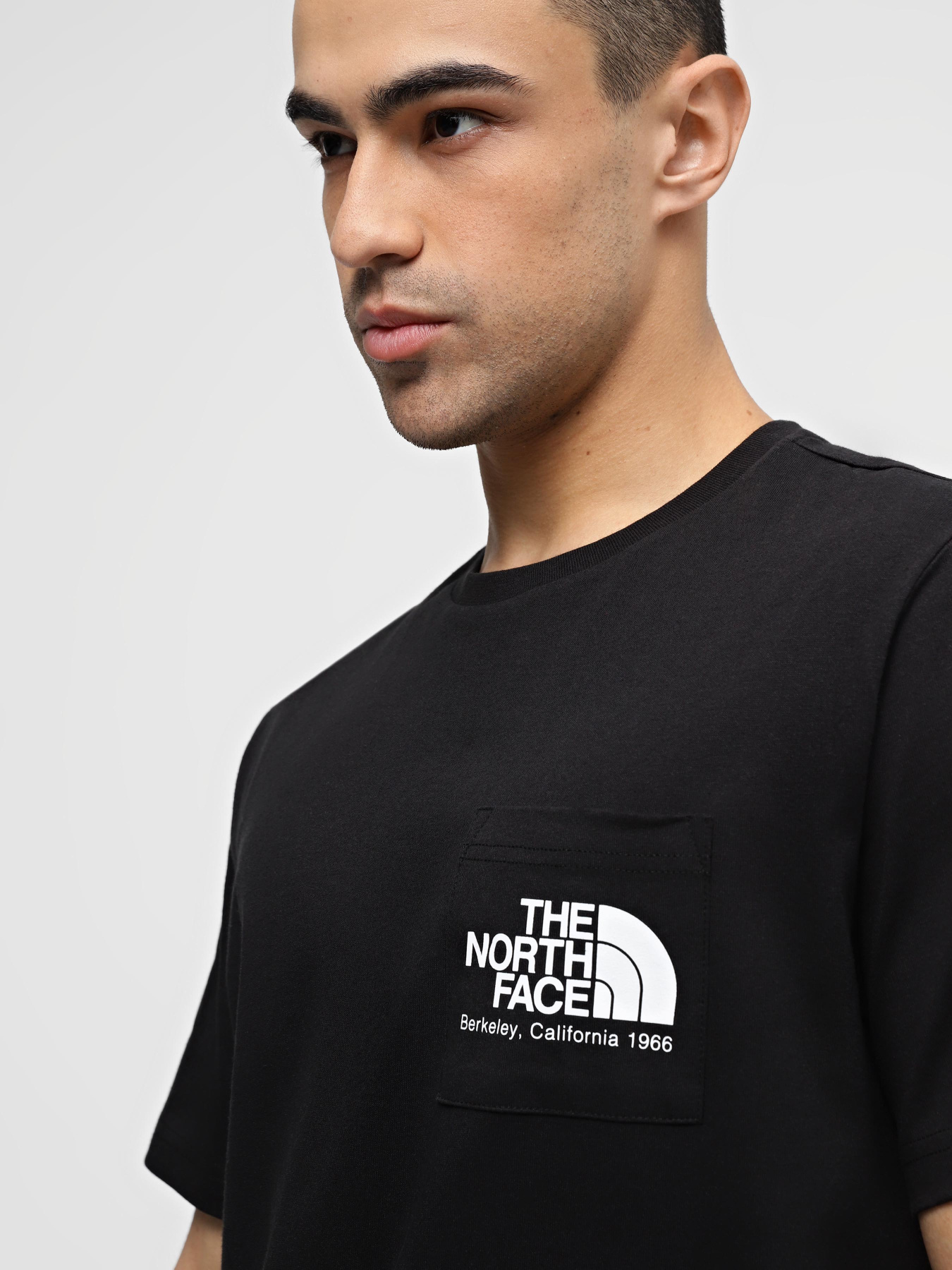 Футболка The North Face M Berkeley California Pocket S/S Tee модель NF0A87U2JK31 Фото