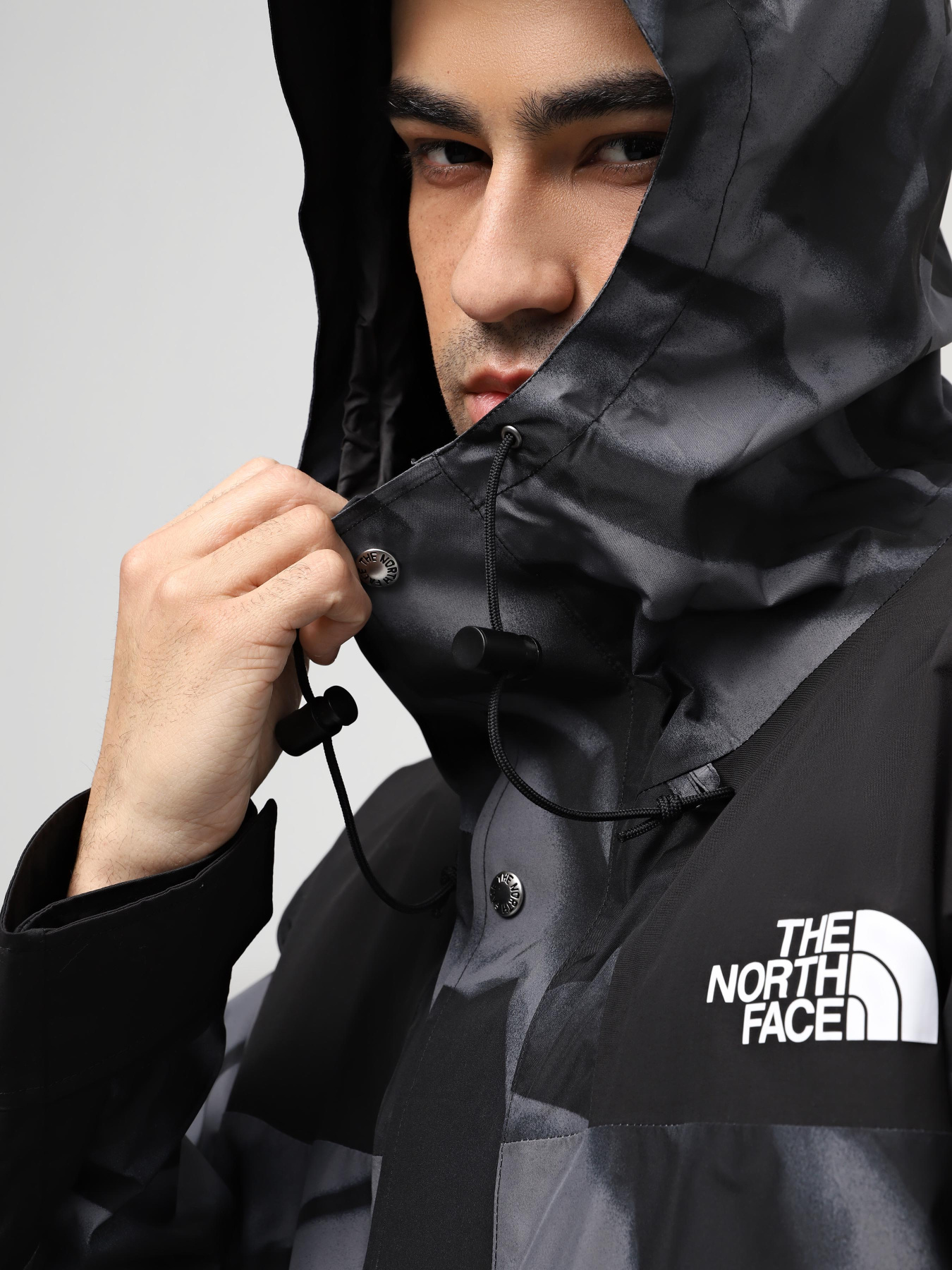 Вітровка The North Face 86 Retro Mountain Jacket модель NF0A7UR9SIF1 Вітровка The North Face 86 Retro Mountain Jacket модель NF0A7UR9SIF1 Фото