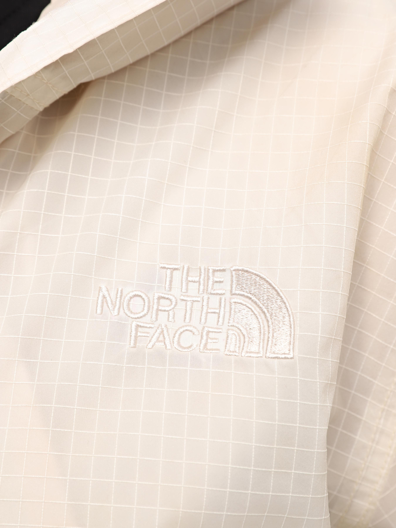 Вітровка The North Face W Natural Dye Wind Jacket модель NF0A871JXIA1 Фото