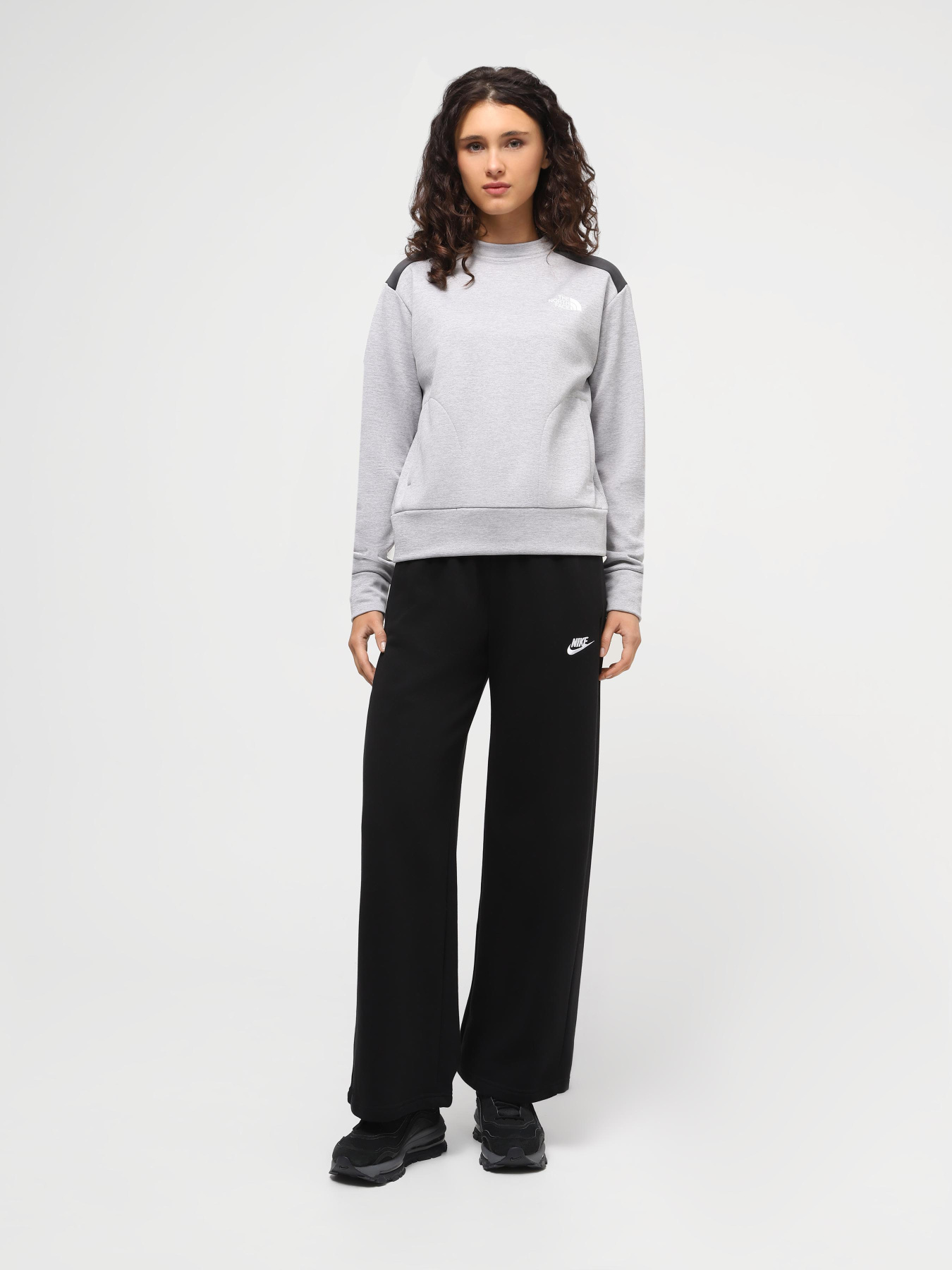 Свитшот The North Face W Reaxion Fleece Crew модель NF0A87JWFTM1 Фото