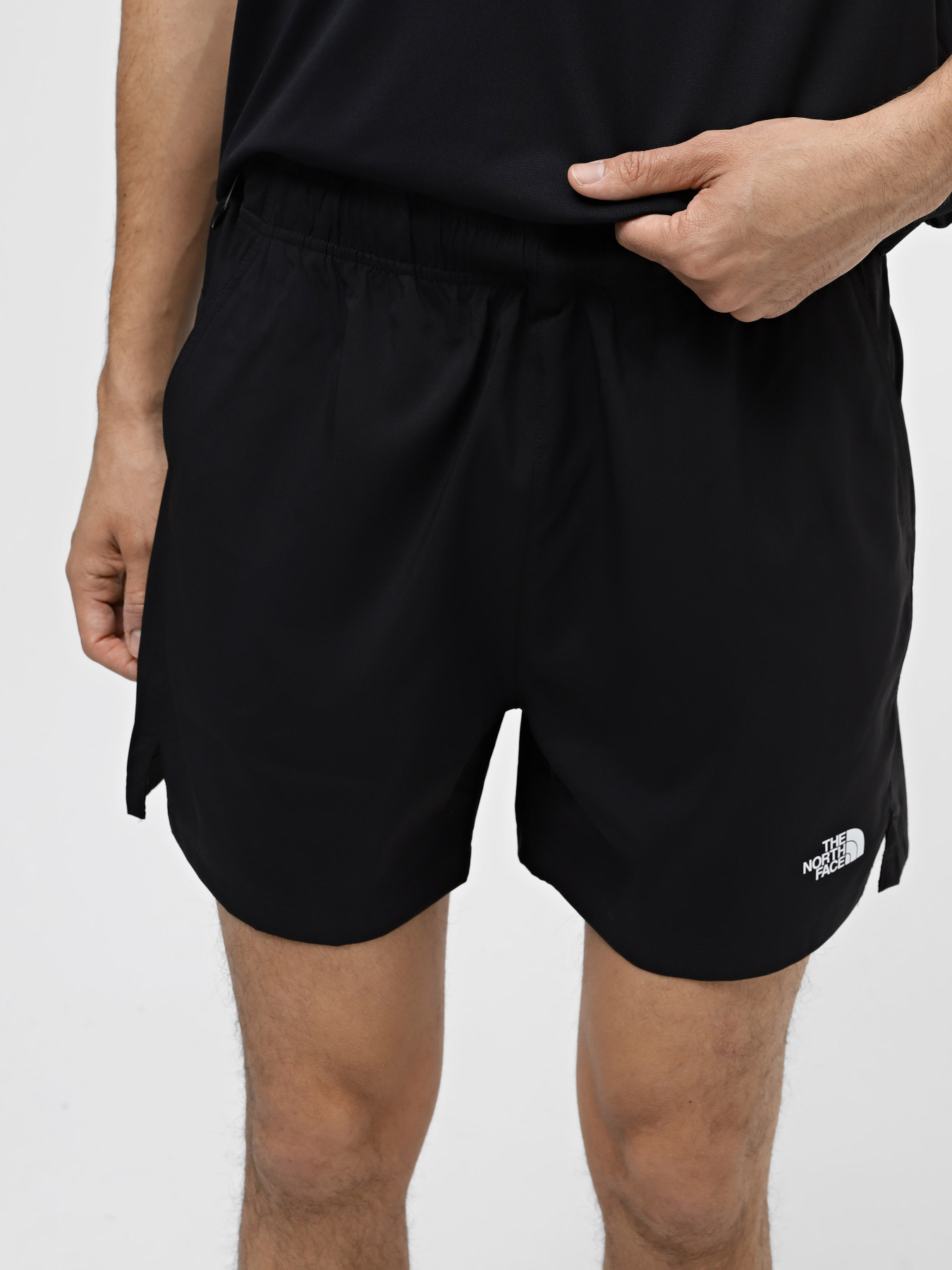 Спортивні шорти The North Face M 24/7 5'' Shorts модель NF0A882DJK31 Фото