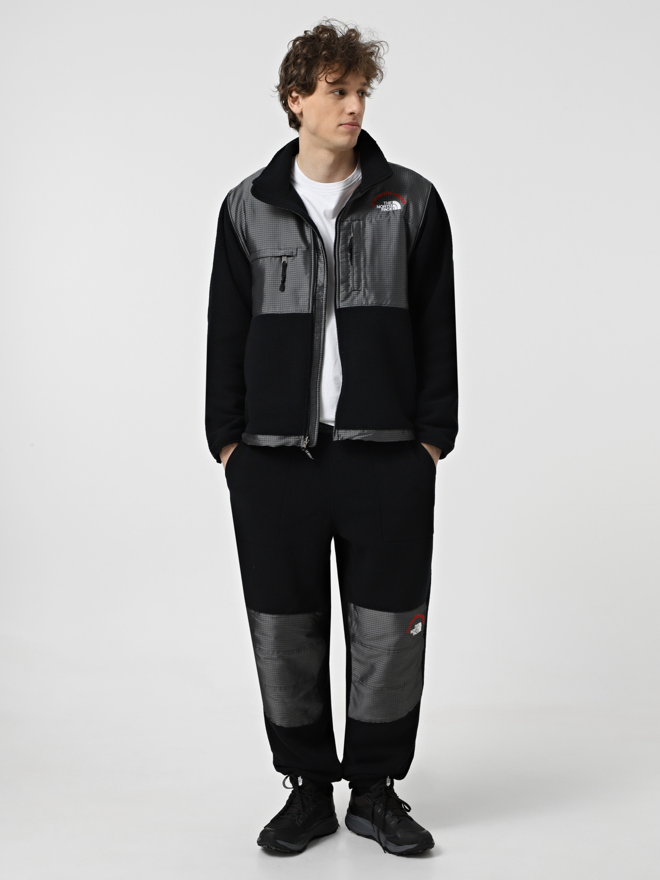 Джоггеры The North Face Retro Denali модель NF0A88XK4O41 Джоггеры The North Face Retro Denali модель NF0A88XK4O41 Фото