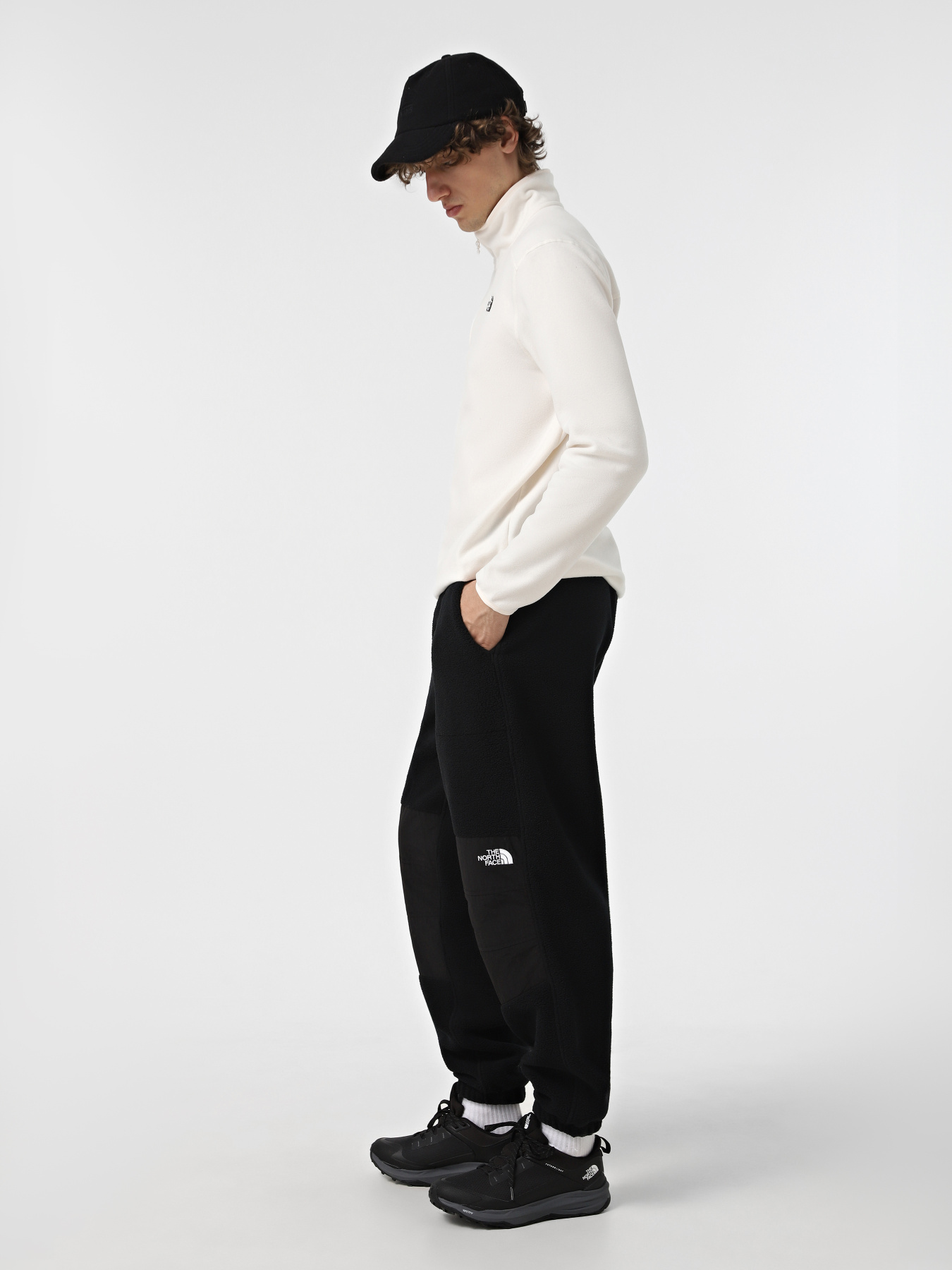 Джоггеры The North Face Retro Denali модель NF0A88XKJK31 Джоггеры The North Face Retro Denali модель NF0A88XKJK31 Фото