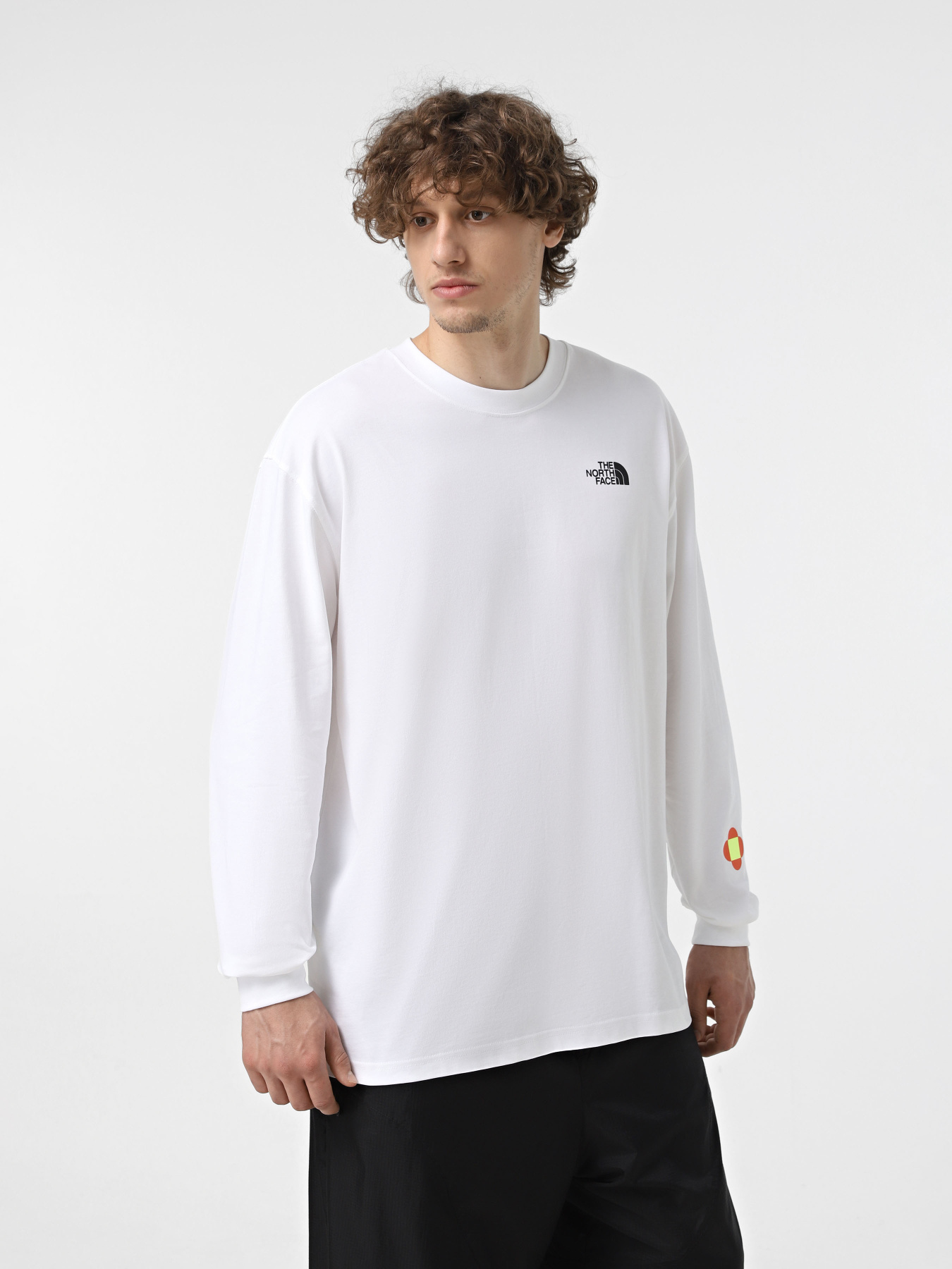Лонгслив The North Face x Yinka Ilori Graphic модель NF0A89CAFN41 Фото