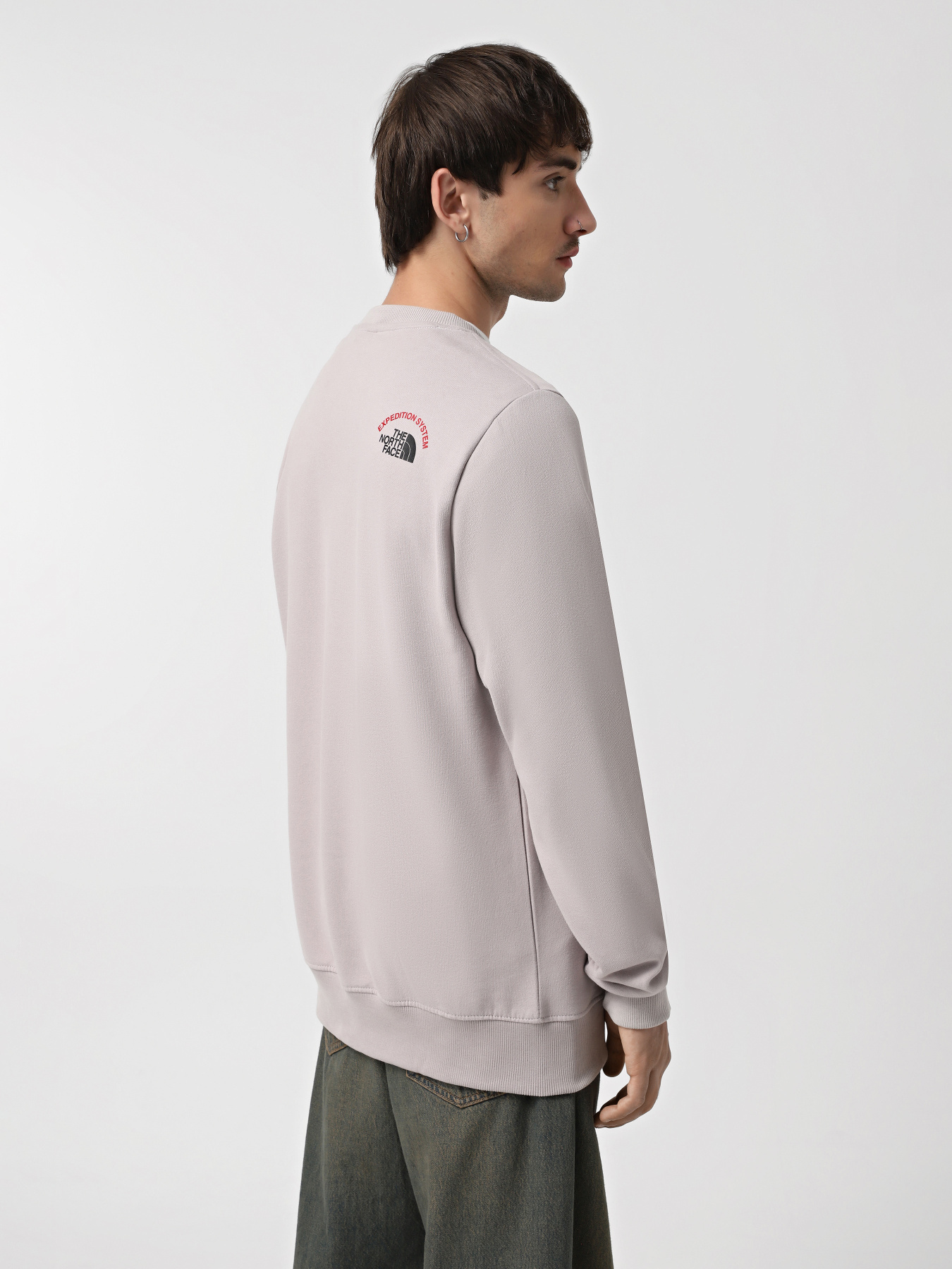 Свитшот The North Face Crew Expedition System Graphic модель NF0A89DD1OA1 Свитшот The North Face Crew Expedition System Graphic модель NF0A89DD1OA1 Фото
