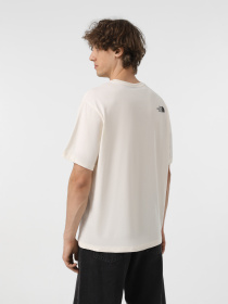 Футболка The North Face Varsity Graphic модель NF0A89DGQLI1 Футболка The North Face Varsity Graphic модель NF0A89DGQLI1 Фото