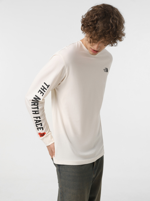 Лонгслив The North Face Varsity Graphic модель NF0A89DHQLI1 Фото