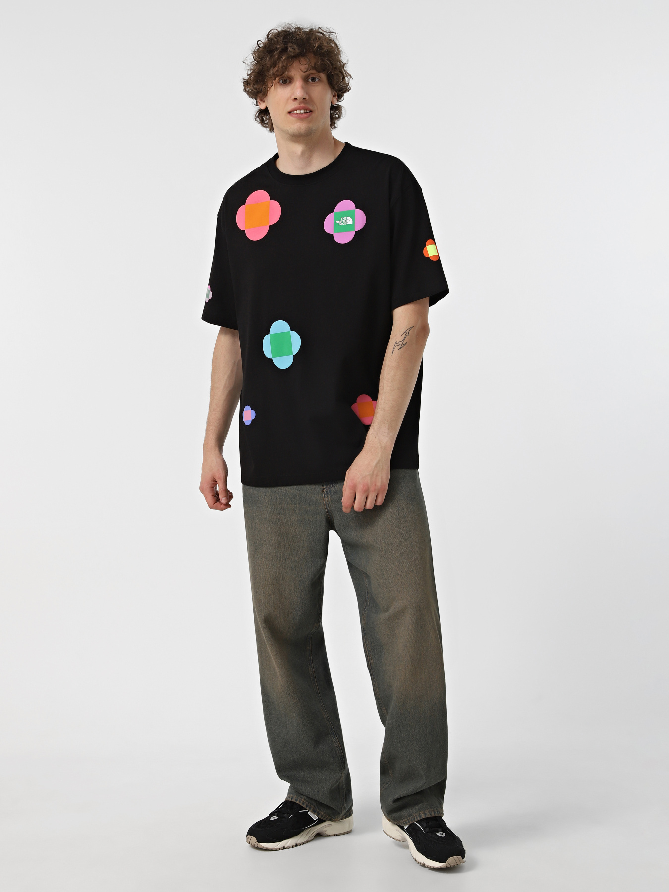 Футболка The North Face x Yinka Ilori Let's Blossom Together Graphic модель NF0A8AMCJK31 Фото