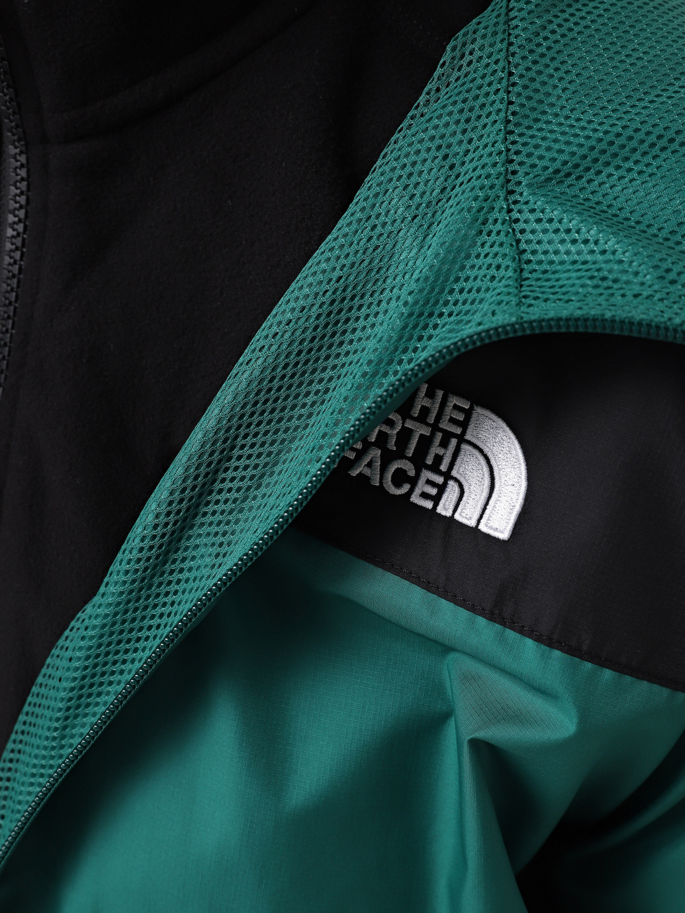 Вітровка The North Face Sheru модель NF0A4C9HNL11 Фото