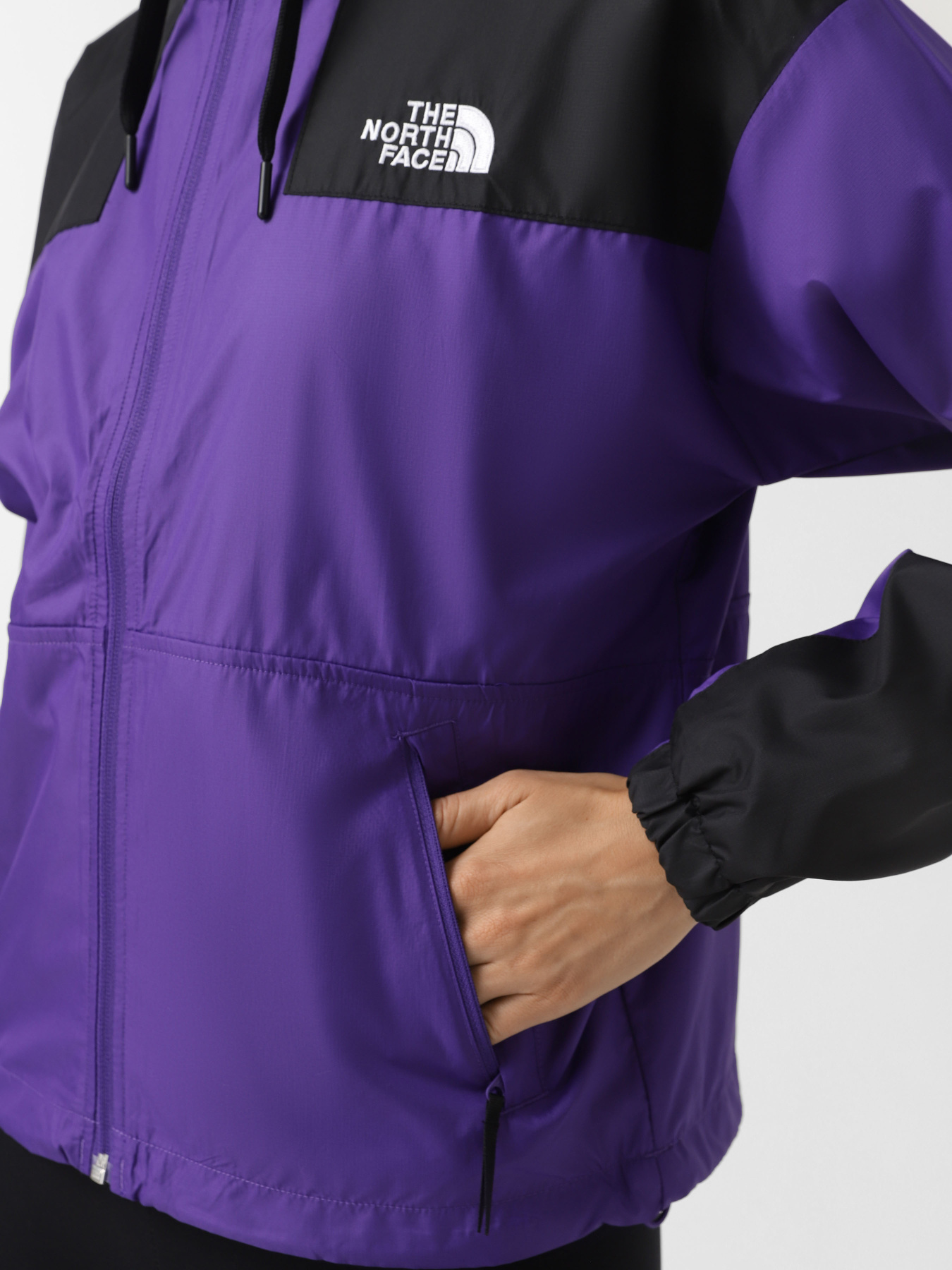 Вітровка The North Face Sheru модель NF0A4C9HS961 Фото