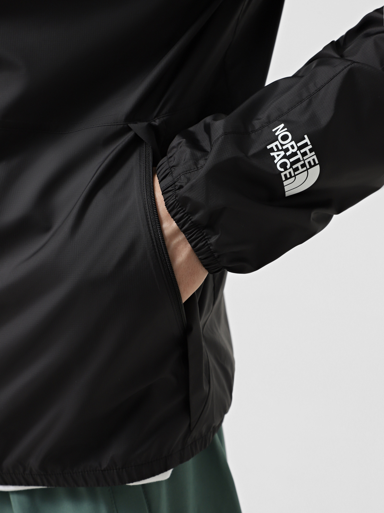 Ветровка The North Face Seasonal Mountain модель NF0A5IG34H01 Фото