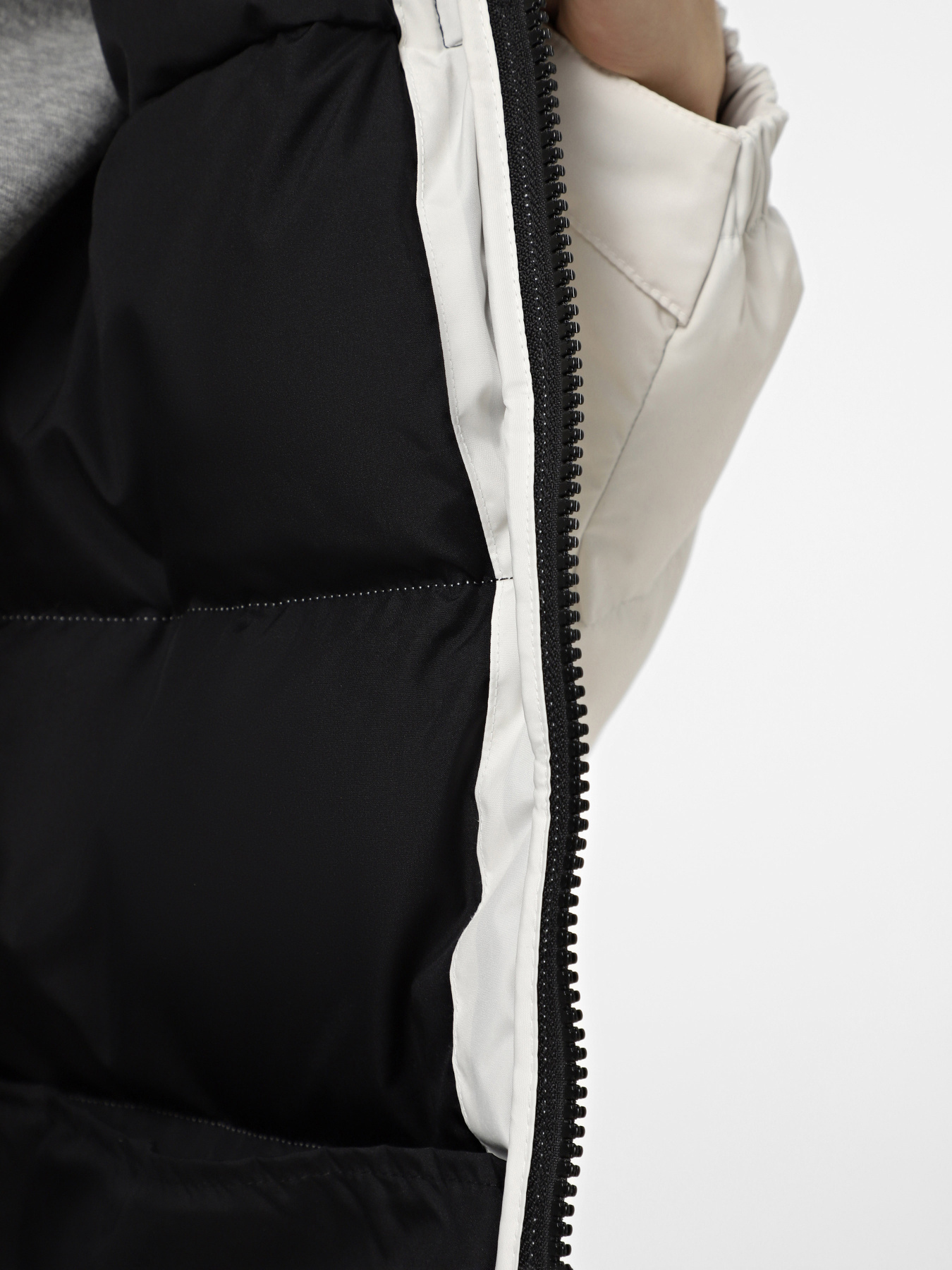 Пуховик The North Face Nuptse модель NF0A832KROU1 Пуховик The North Face Nuptse модель NF0A832KROU1 Фото