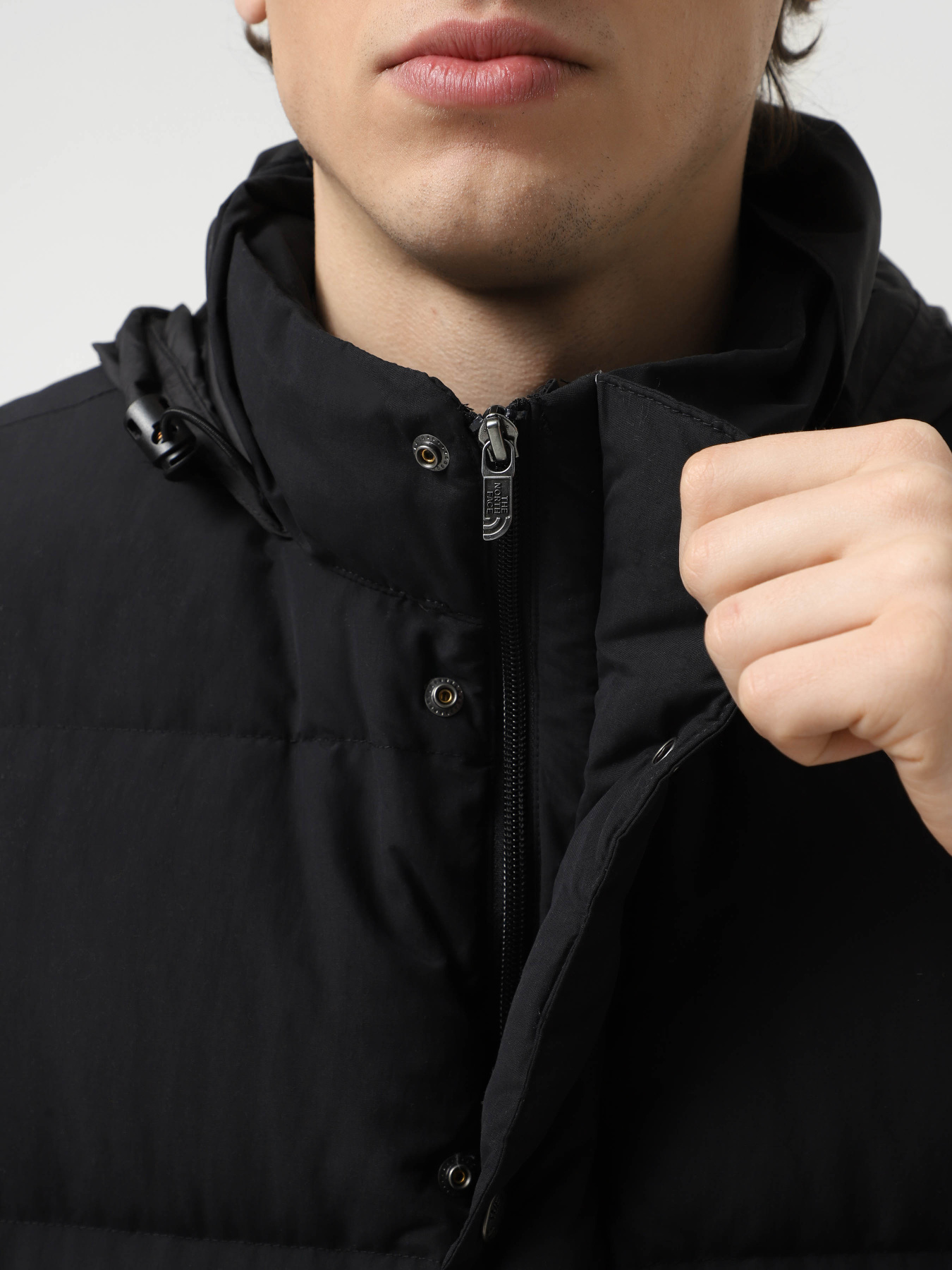 Жилет с утеплителем The North Face M66 Down модель NF0A88Y1JK31 Фото