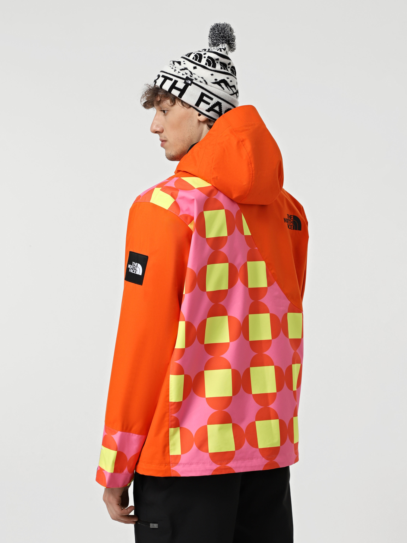 Ветровка The North Face x Yinka Ilori 2L Rainshell модель NF0A89U97EI1 Фото