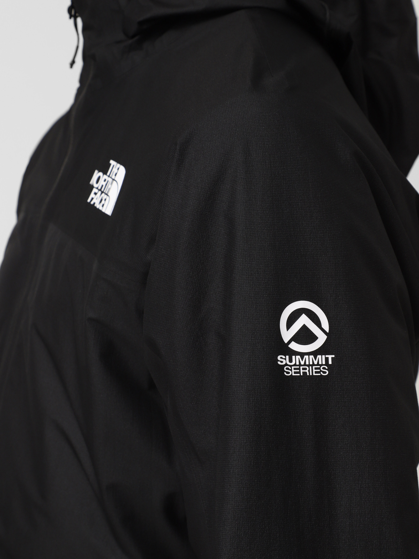 Вітровка The North Face Summit Superior Futurelight модель NF0A86WGJK31 Фото