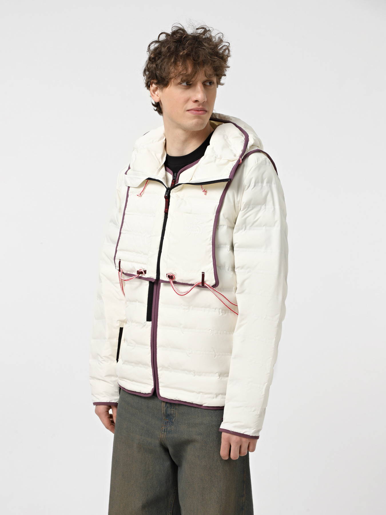 Аутдор та гірськолижна куртка The North Face A68-a Woven 50/50 модель NF0A87VGRO61 Фото