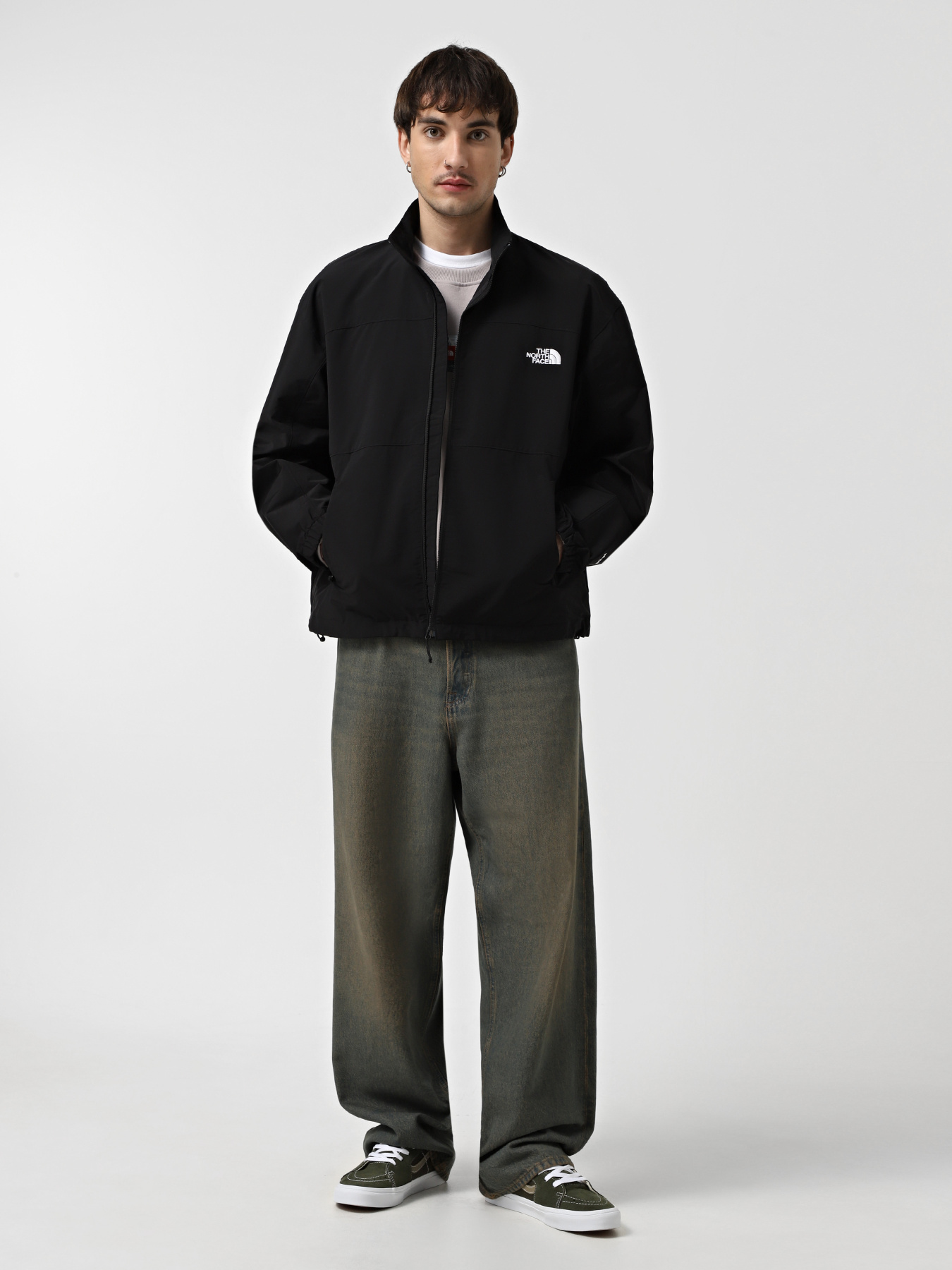Куртки та дублянки The North Face Easy Wind Track модель NF0A88XYJK31 Фото