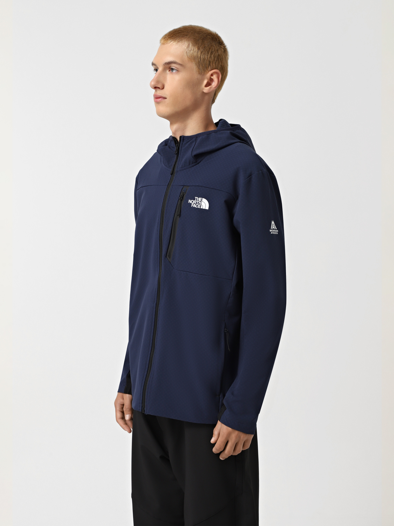 Вітровка The North Face Mountain Athletics Softshell модель NF0A892S8K21 Фото