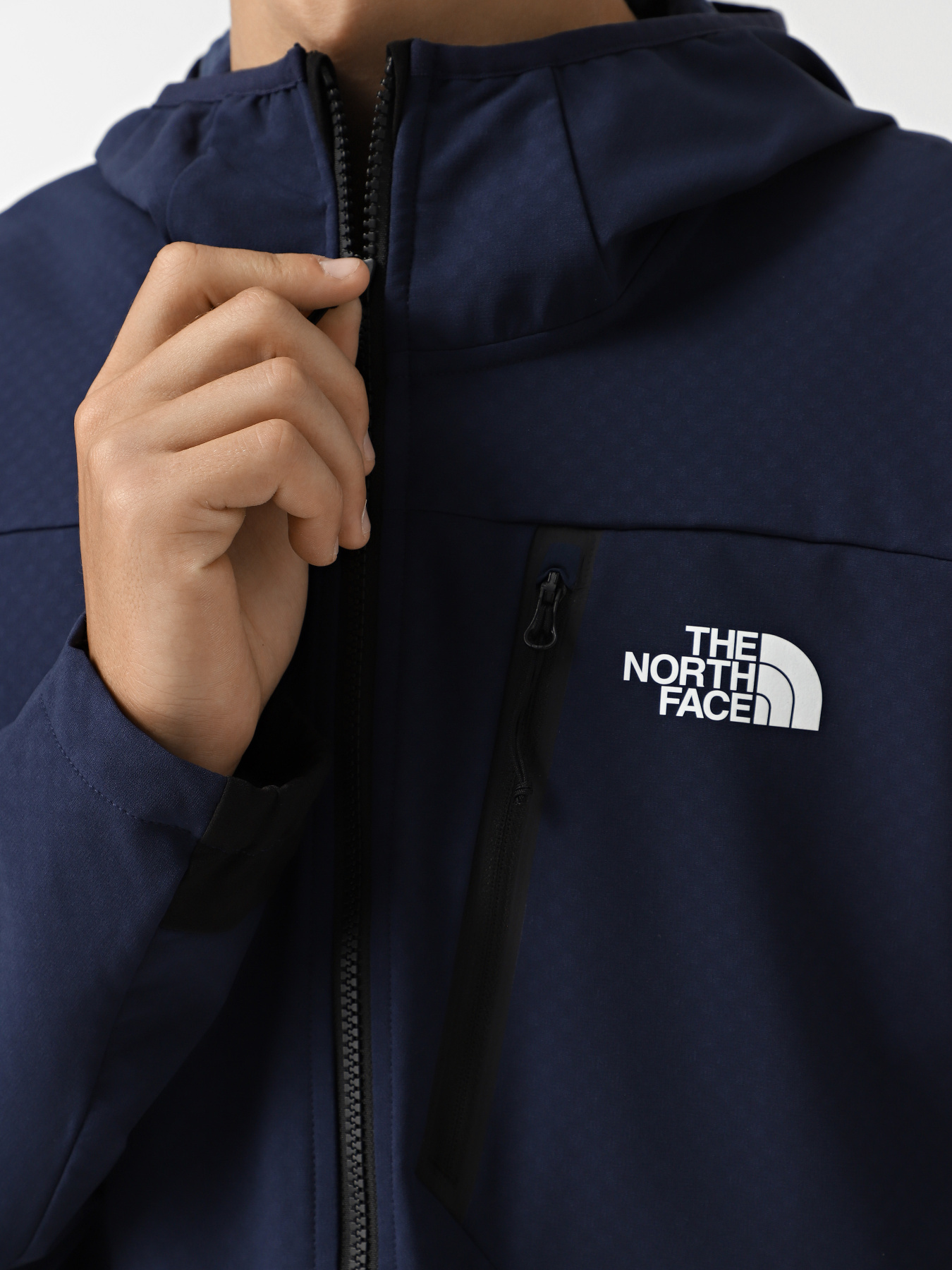Вітровка The North Face Mountain Athletics Softshell модель NF0A892S8K21 Фото