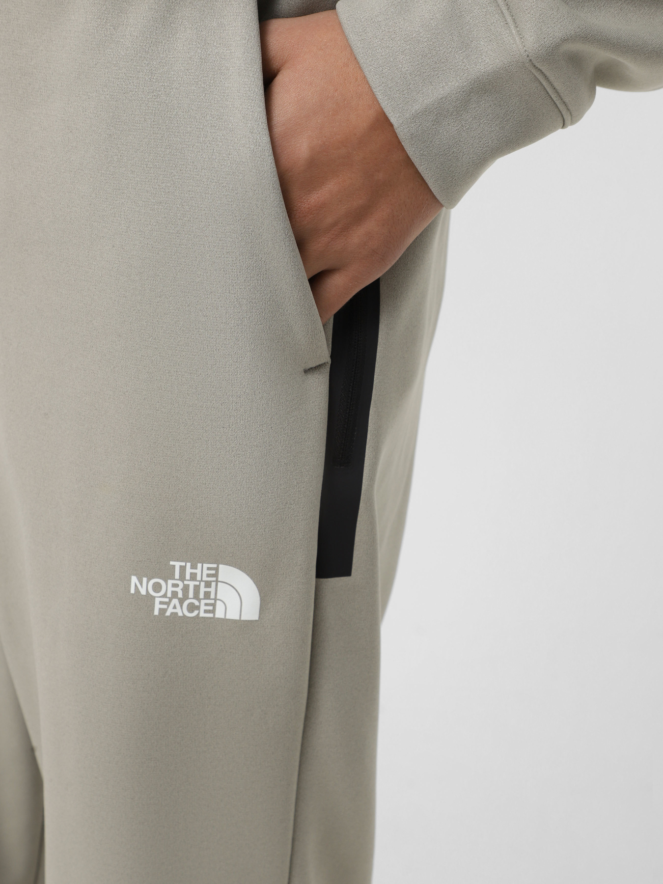 Штани спортивні The North Face Mountain Athletics Fleece модель NF0A893S5II1 Фото