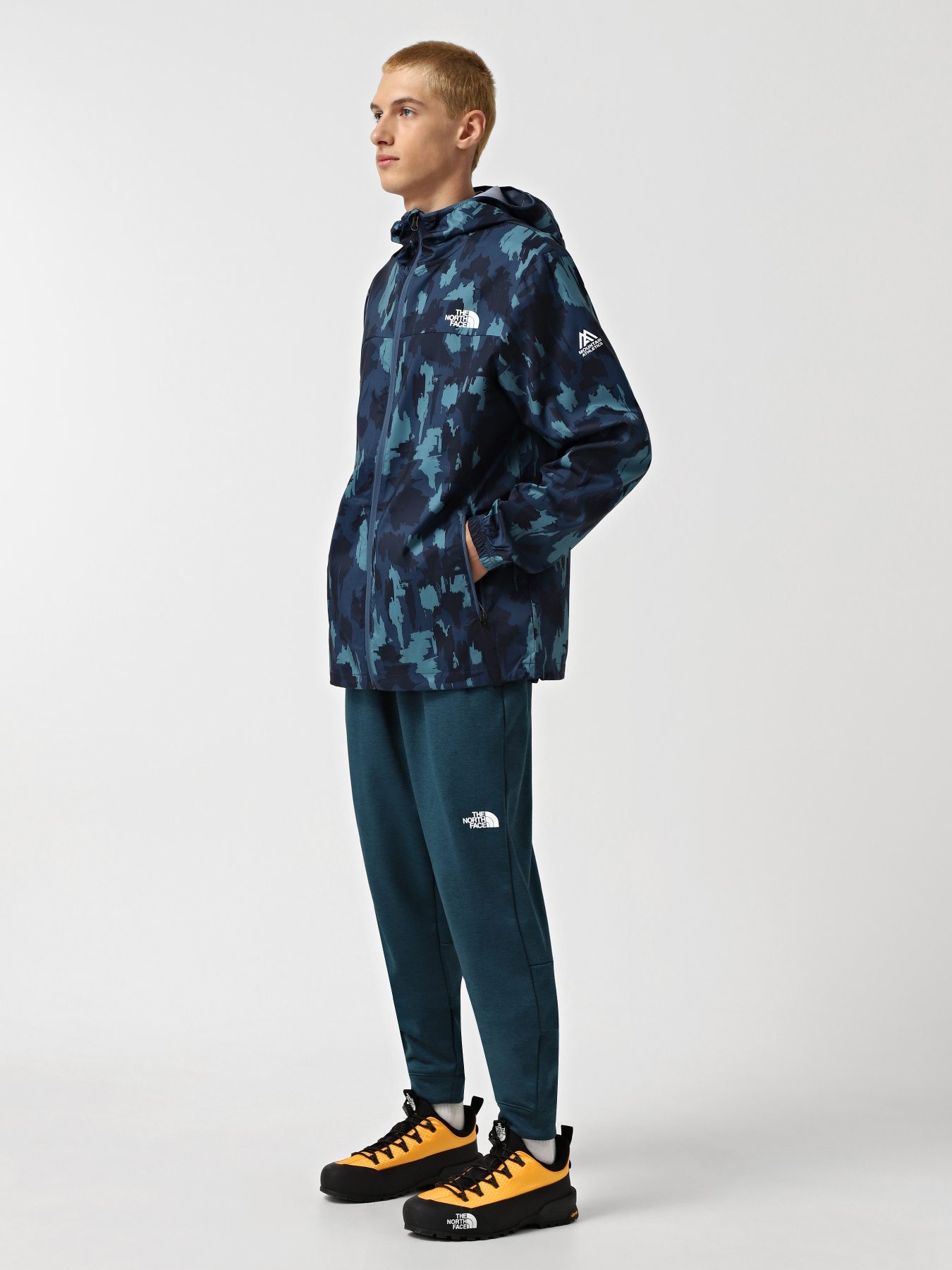 Ветровка The North Face Mountain Athletics модель NF0A89WV6VI1 Фото