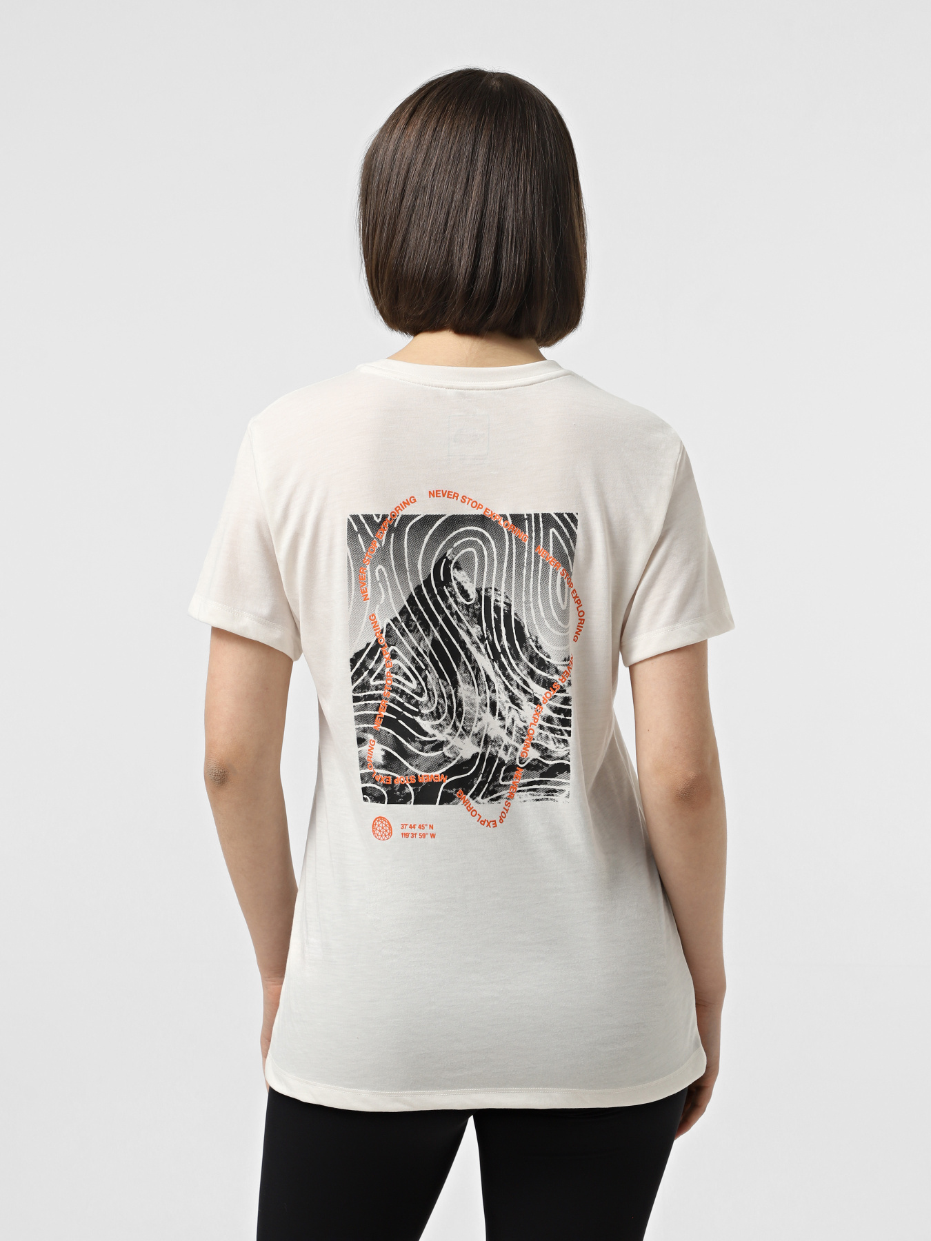 Футболка The North Face Foundation S/S Half Dome Ca Graphic модель NF0A8BQZQLI1 Фото